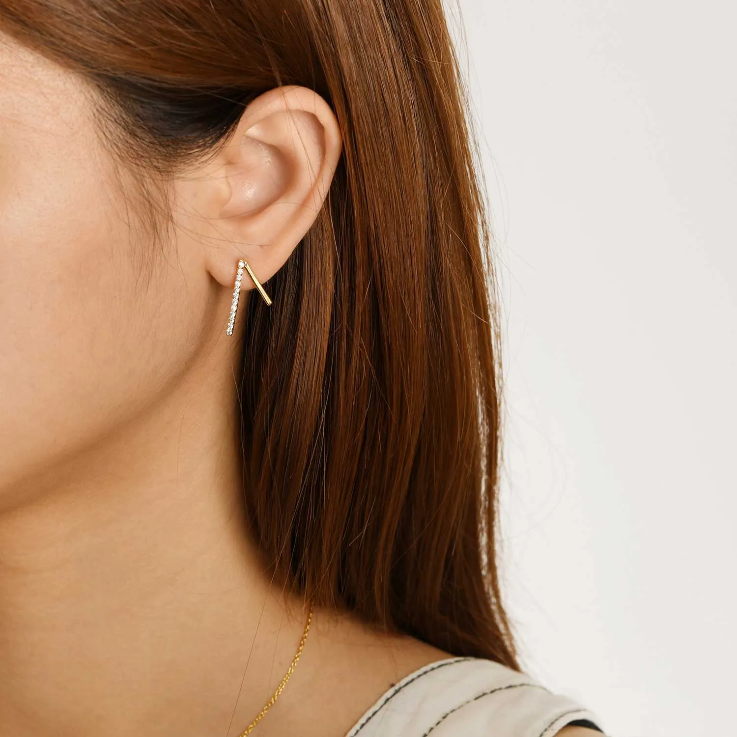 [-50%] V Stud Earrings