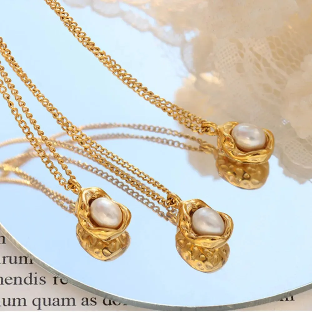18K Gold-Plated Pearl Pendant Necklace