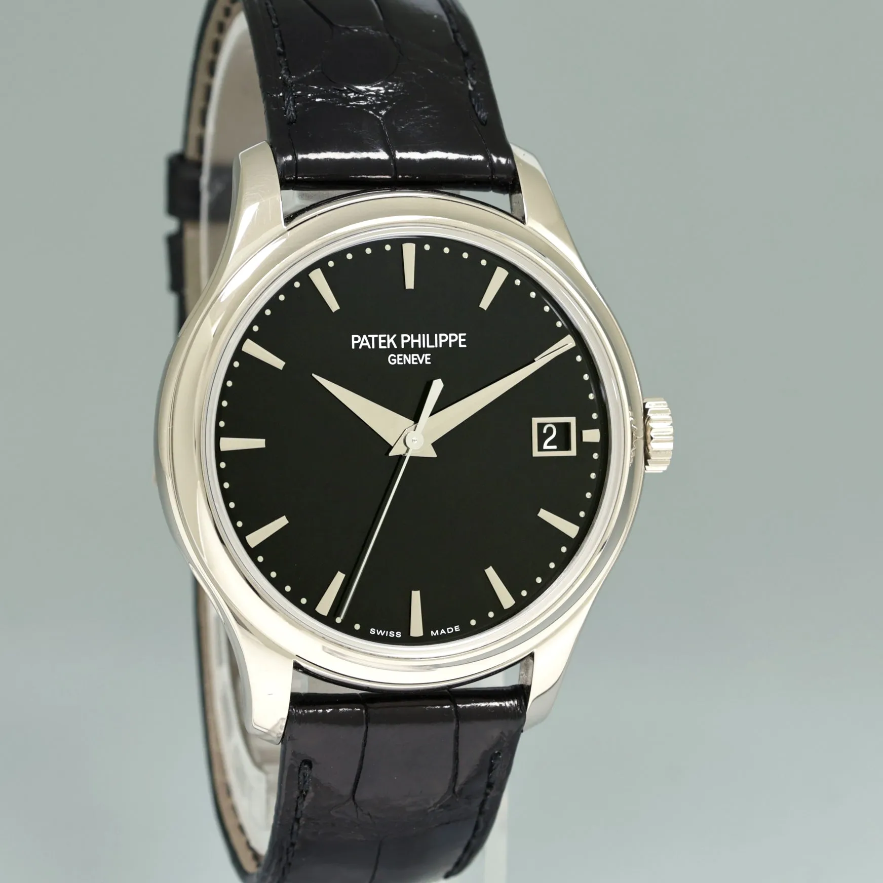 2020 MINT Patek Philippe Calatrava 5227G 39mm White Gold Leather Black Dial Watch