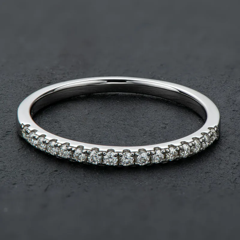 Ainuoshi Round Cut 1.5mm Moissanite Diamond Half Eternity Ring