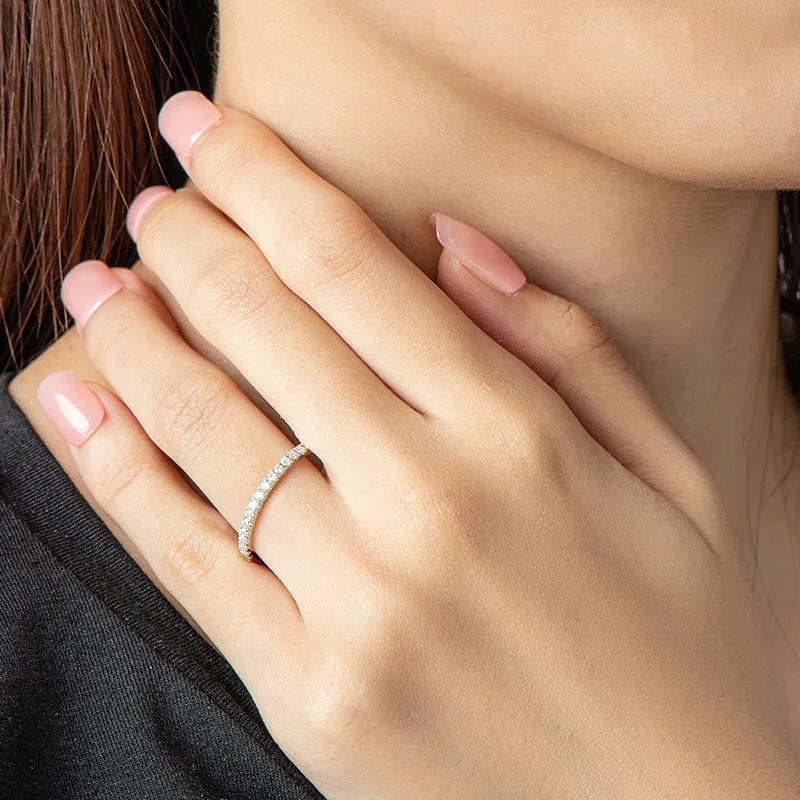 Ainuoshi Round Cut 1.5mm Moissanite Diamond Half Eternity Ring