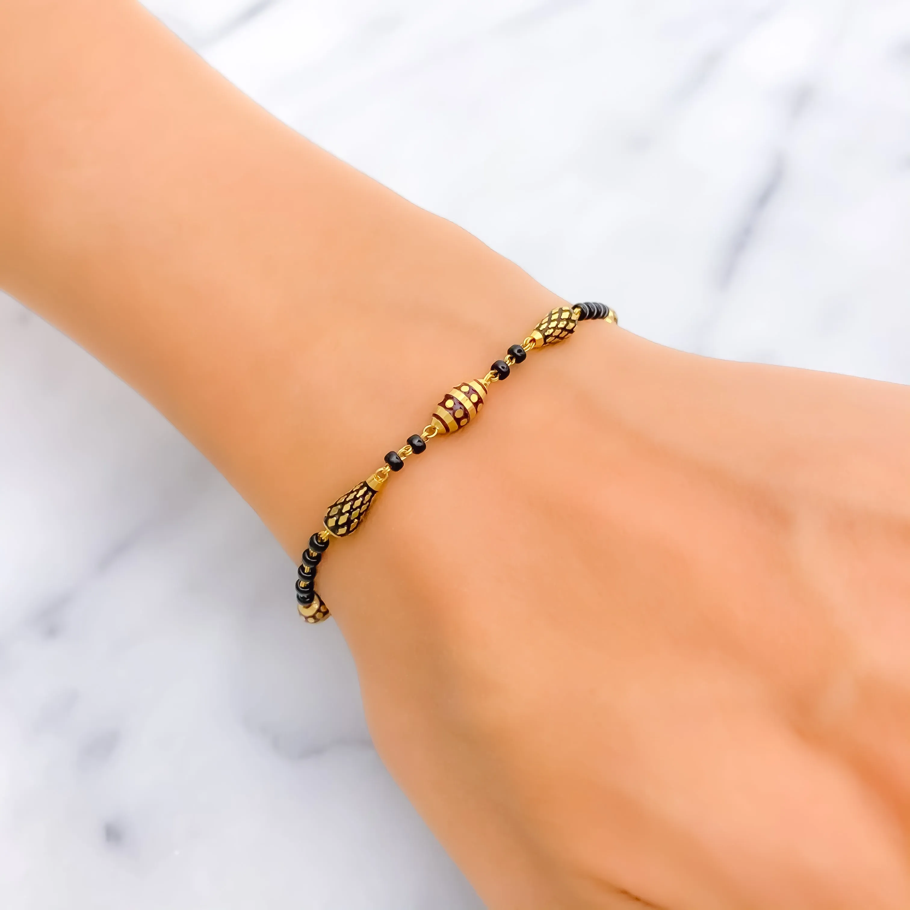 Attractive Smart 22k Gold Black Bead Bracelet