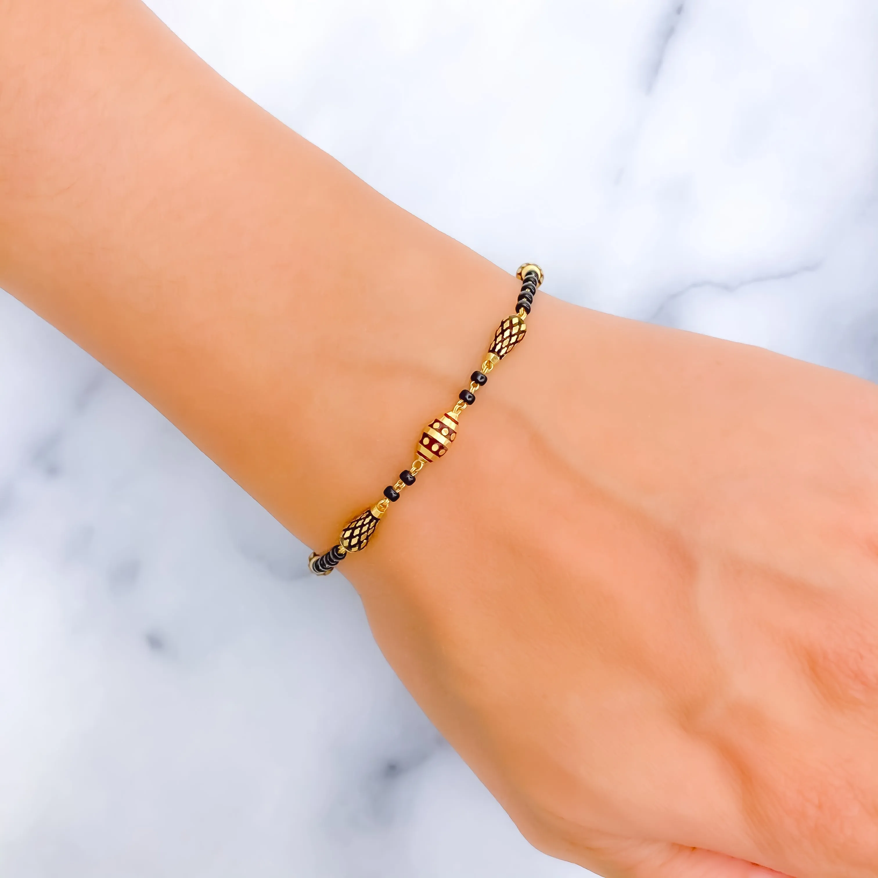 Attractive Smart 22k Gold Black Bead Bracelet