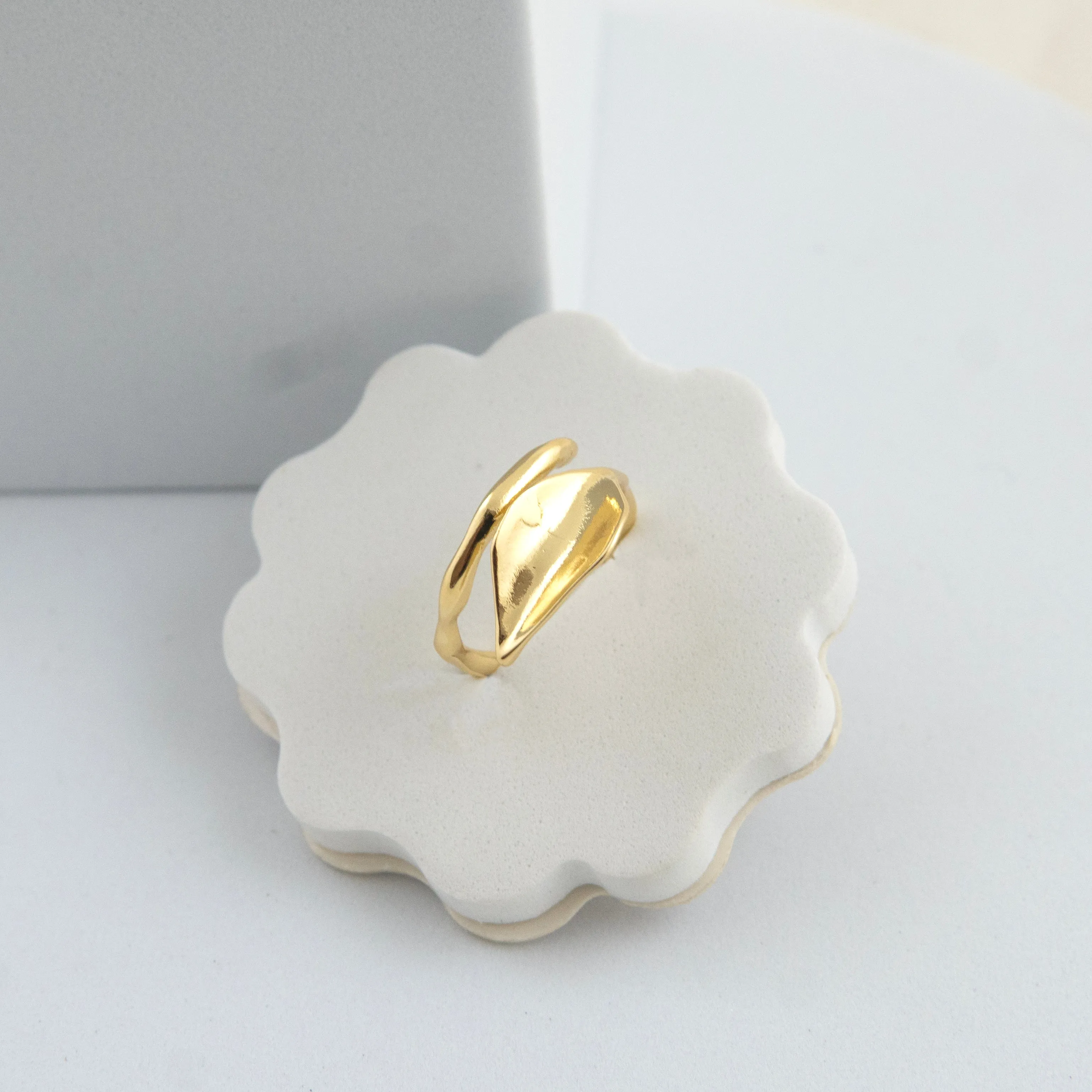 Cassidy Lips Adjustable Ring Gold Plated