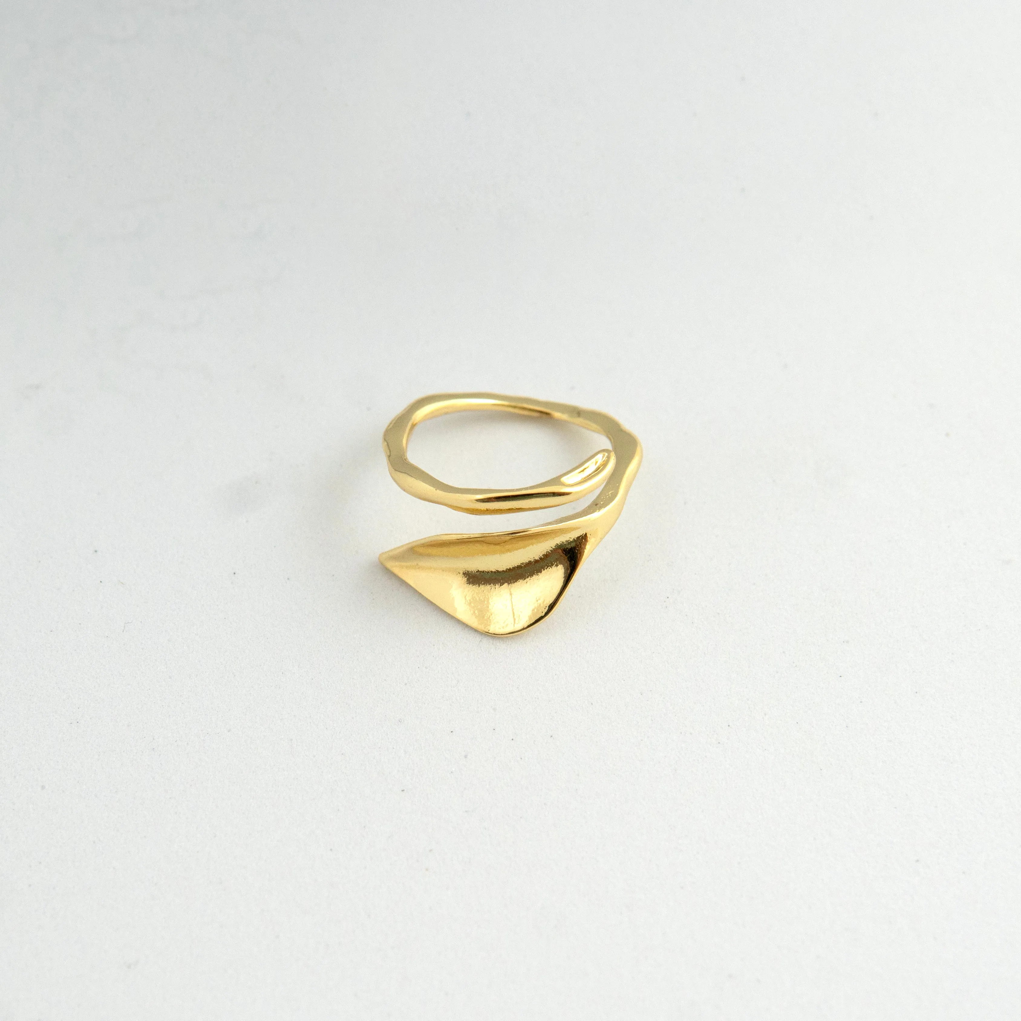Cassidy Lips Adjustable Ring Gold Plated