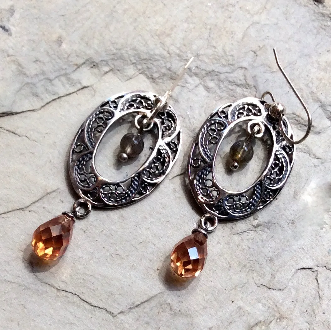 Chandelier Champagne Earrings - Eyes Wide Open.