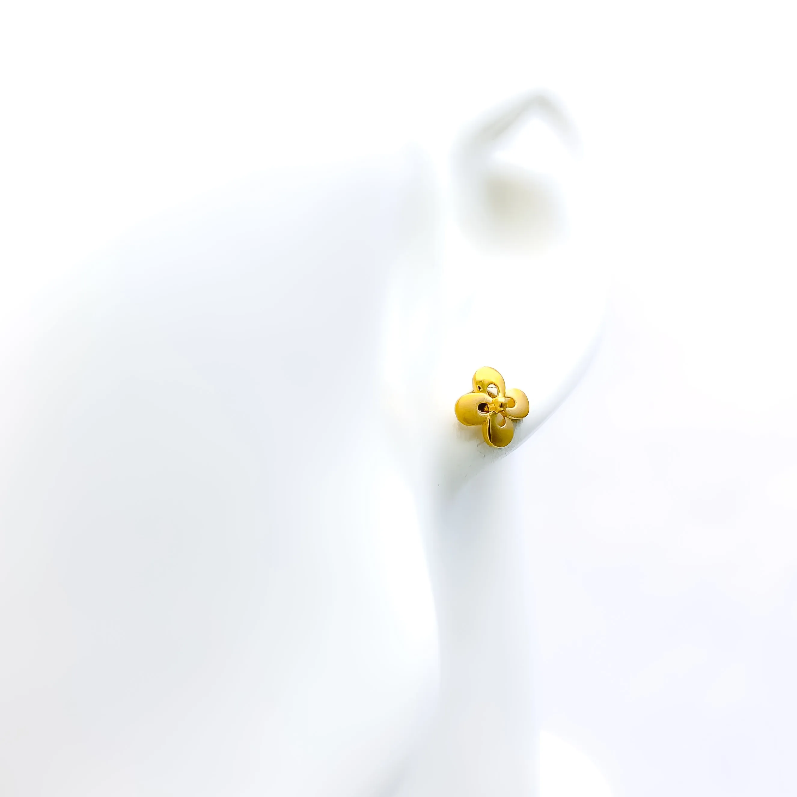 Chic Flower 22k Gold Top Earrings