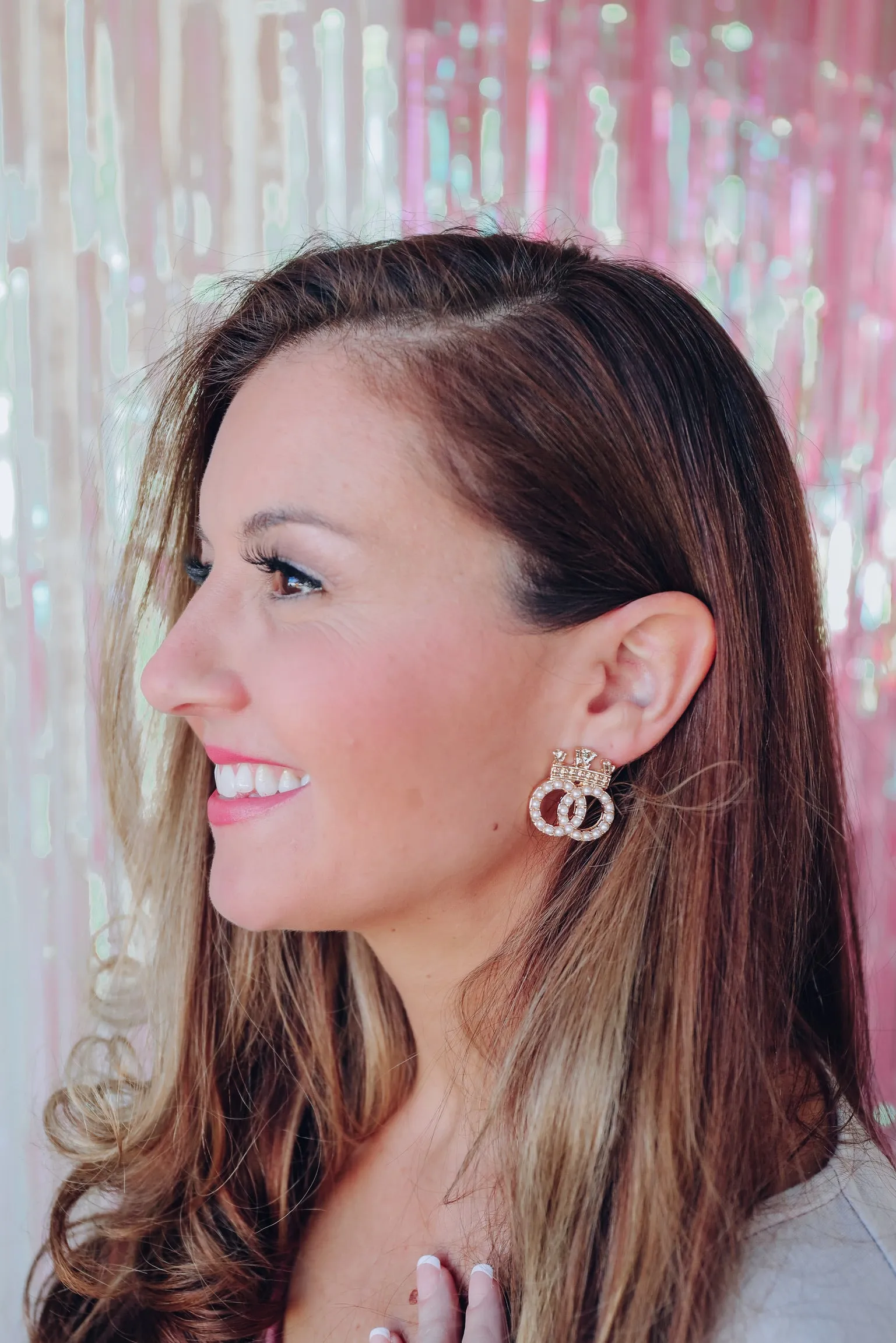Crown OO Pearl Stud Earrings - Cream