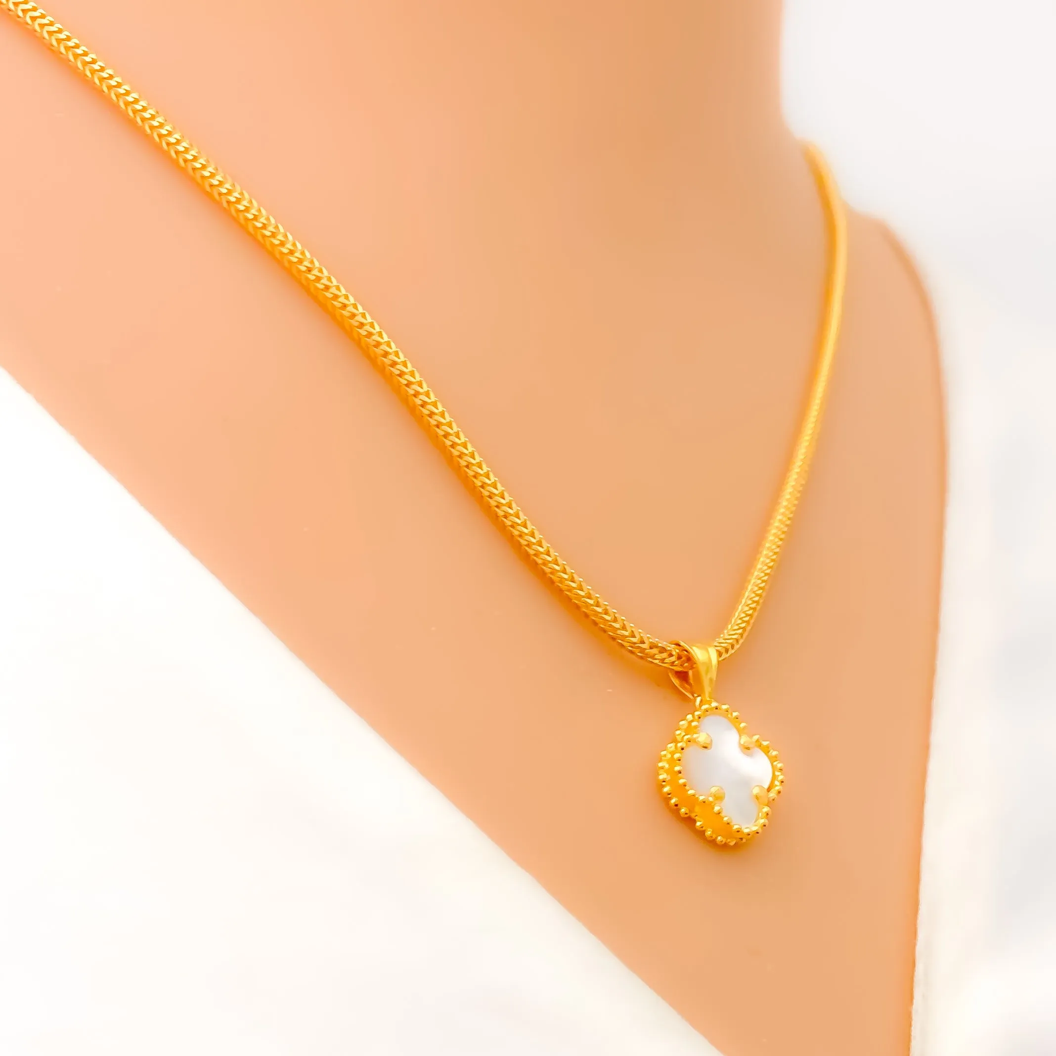 Decadent 21k Gold Clover Pendant Set W/Ring