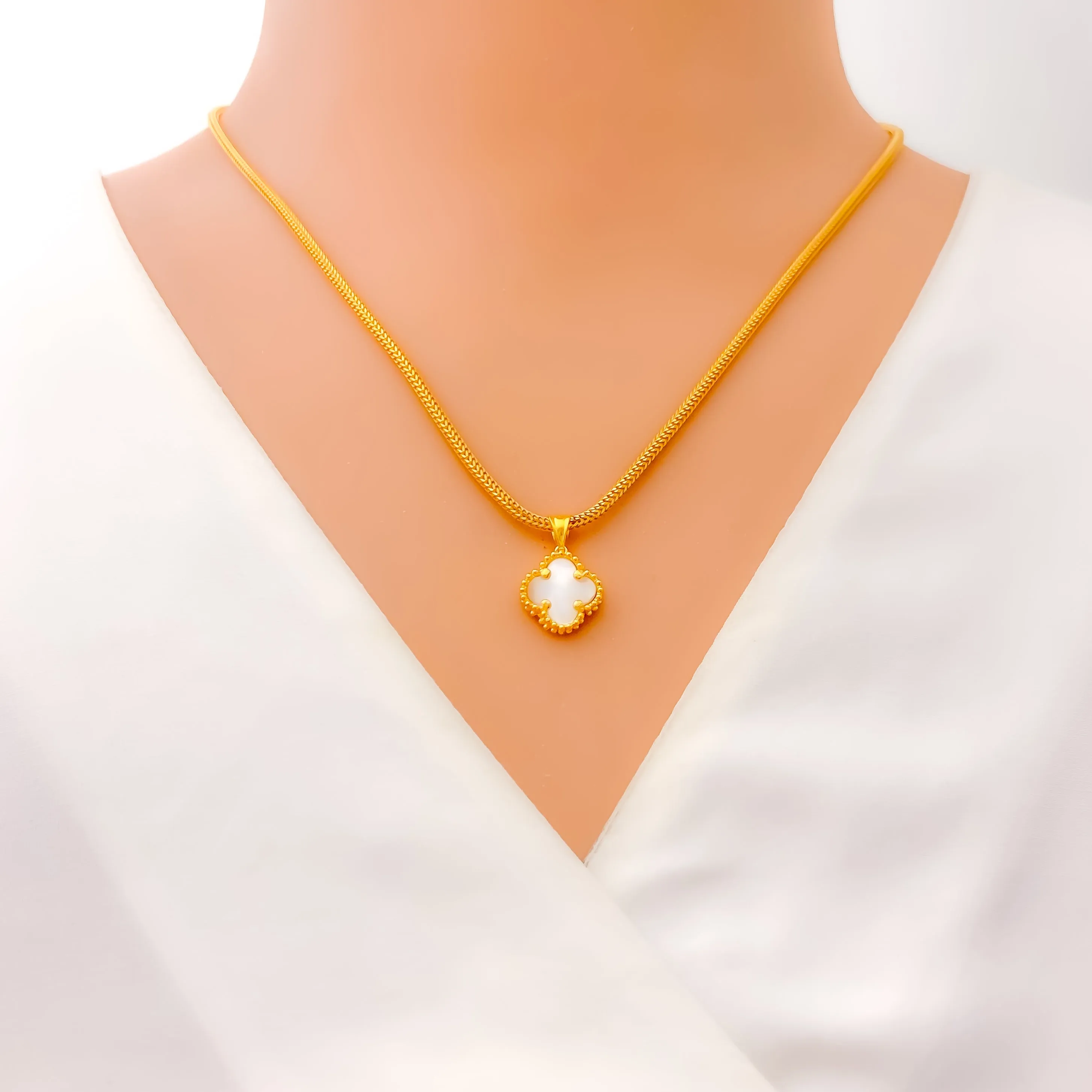 Decadent 21k Gold Clover Pendant Set W/Ring