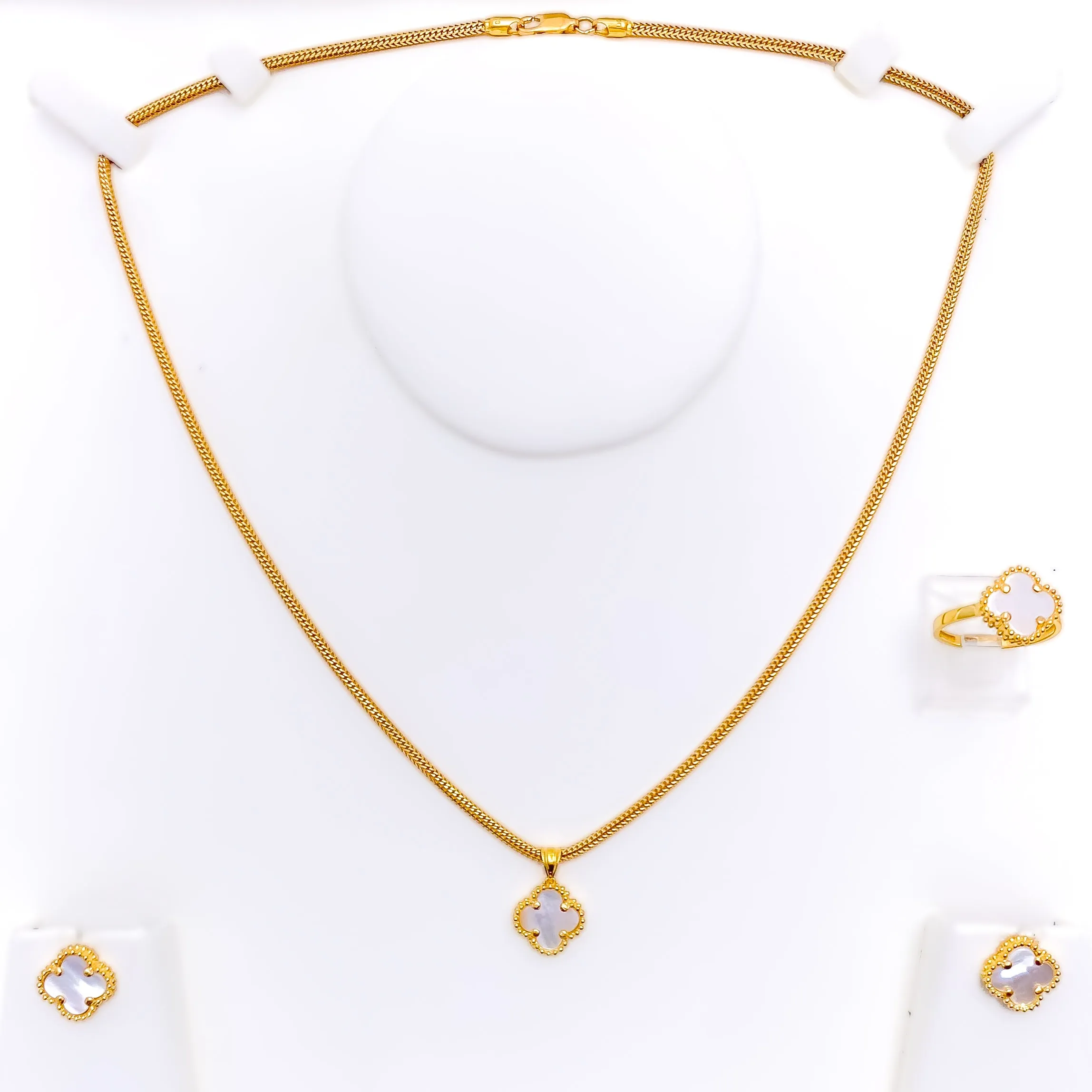 Decadent 21k Gold Clover Pendant Set W/Ring