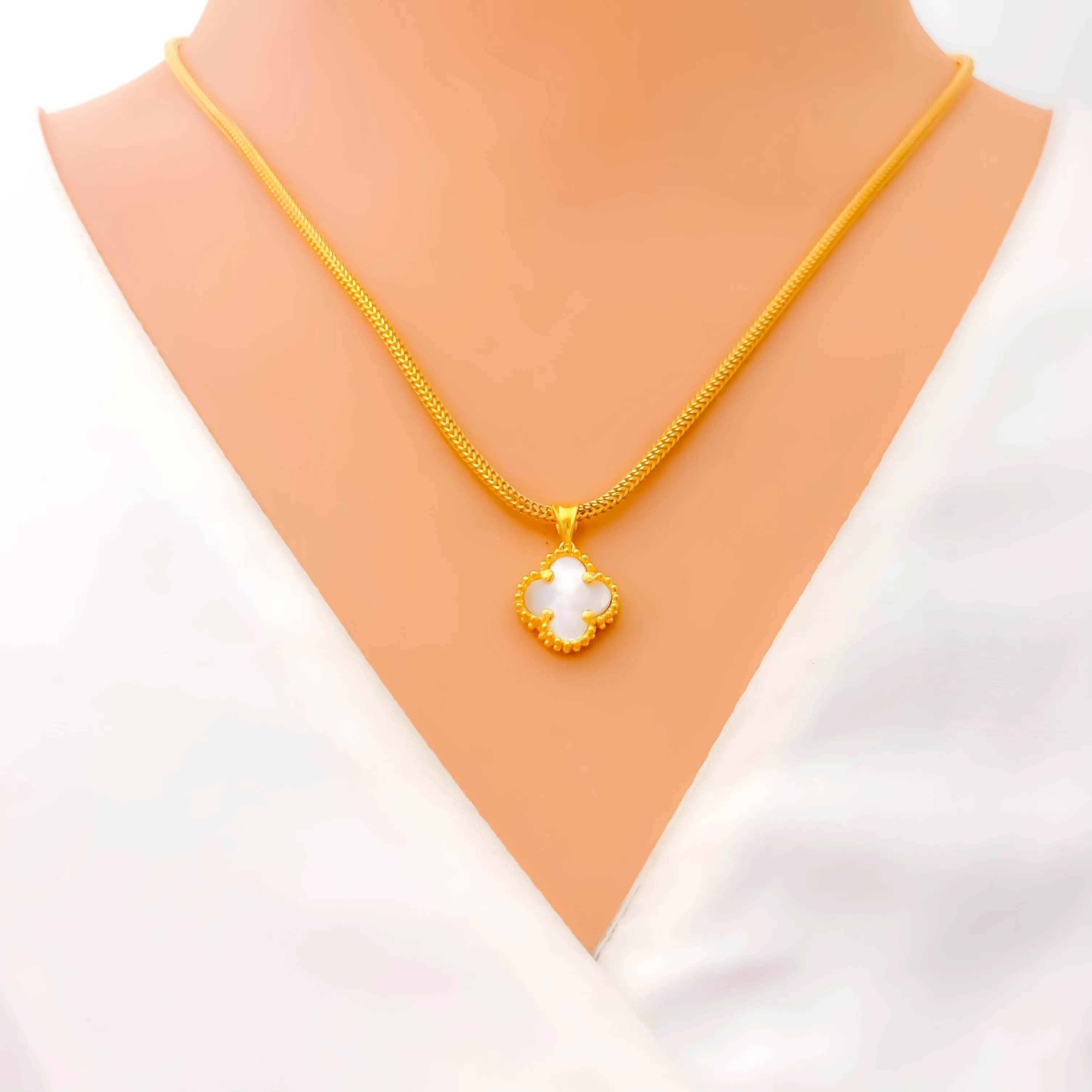 Decadent 21k Gold Clover Pendant Set W/Ring
