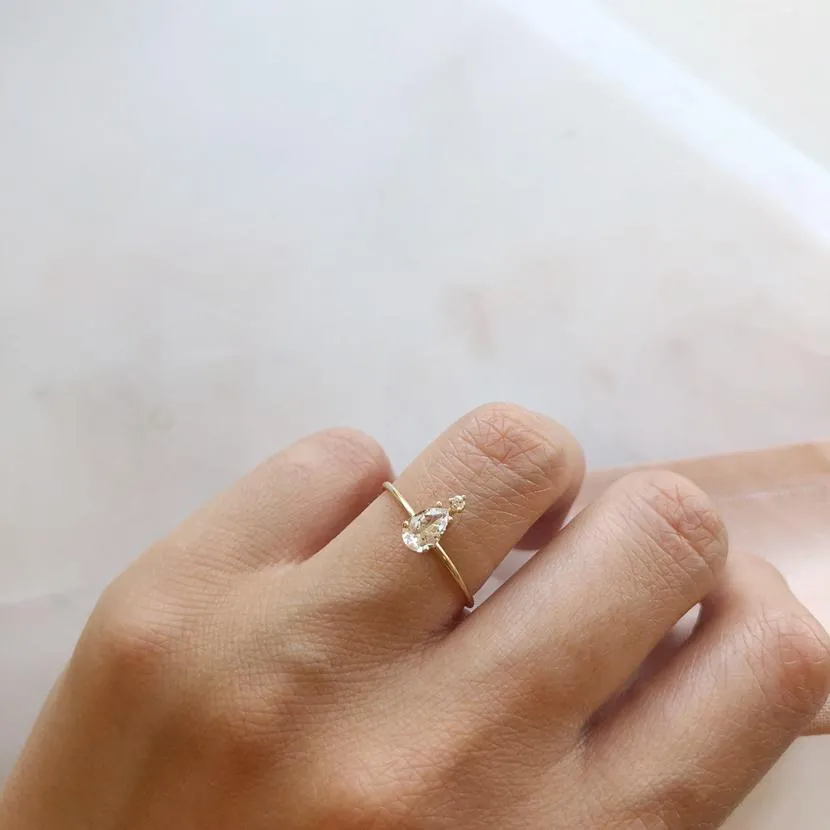 Dewdrop Gem Diamond Ring