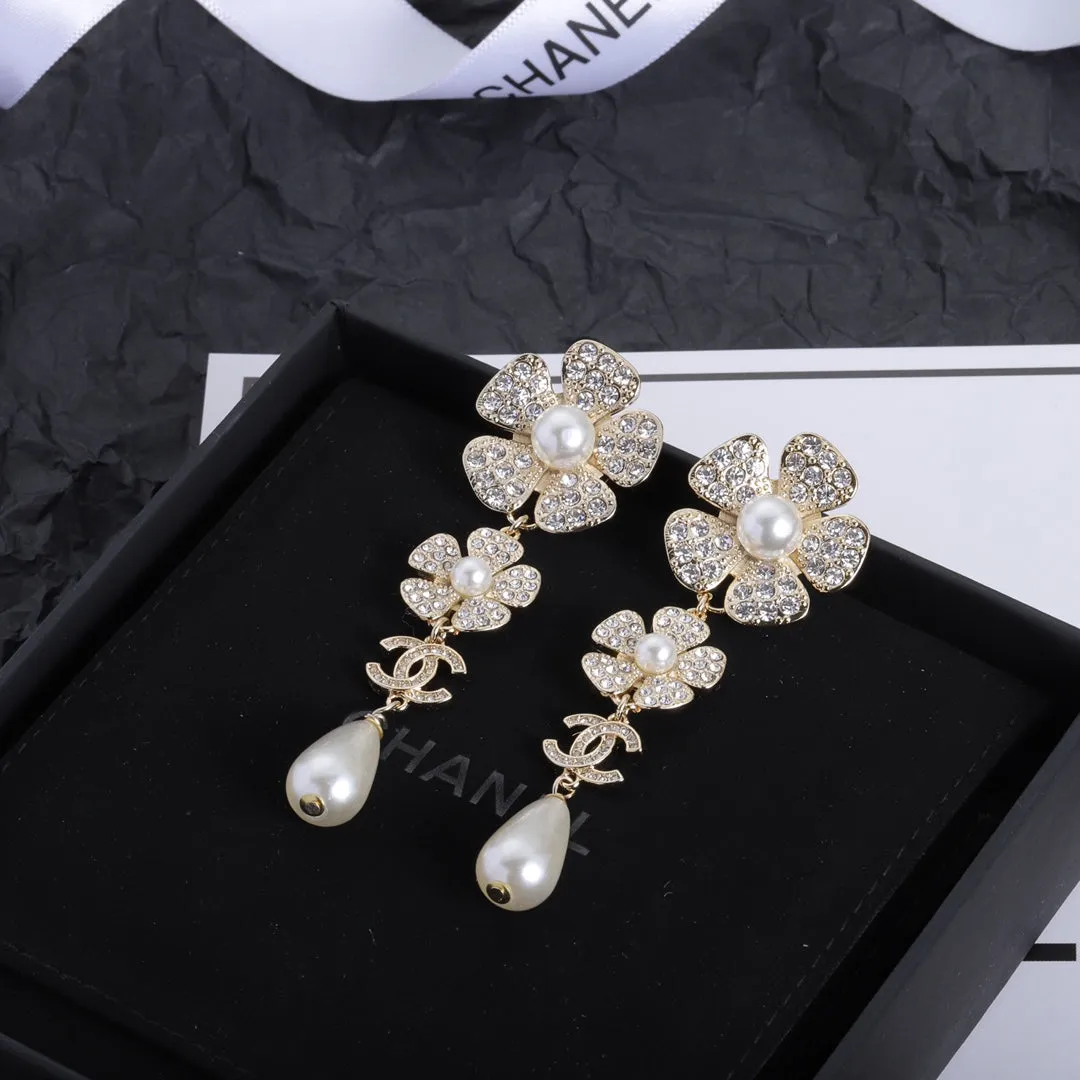 Elegant Flower Pearl Earrings