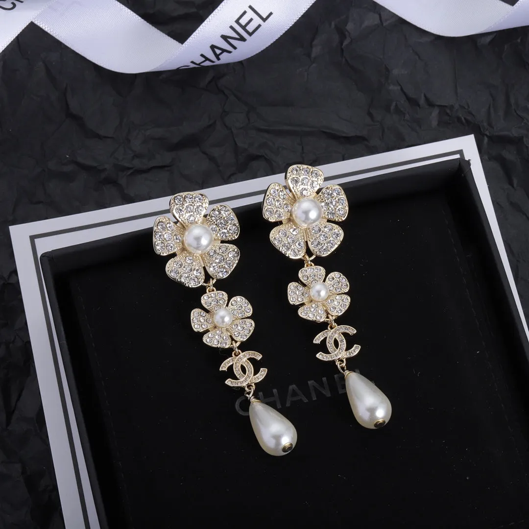 Elegant Flower Pearl Earrings