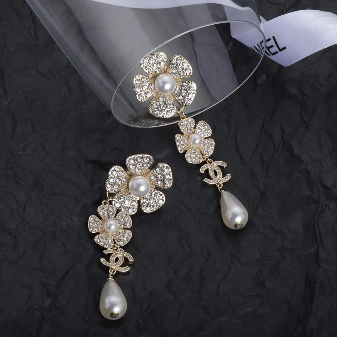 Elegant Flower Pearl Earrings