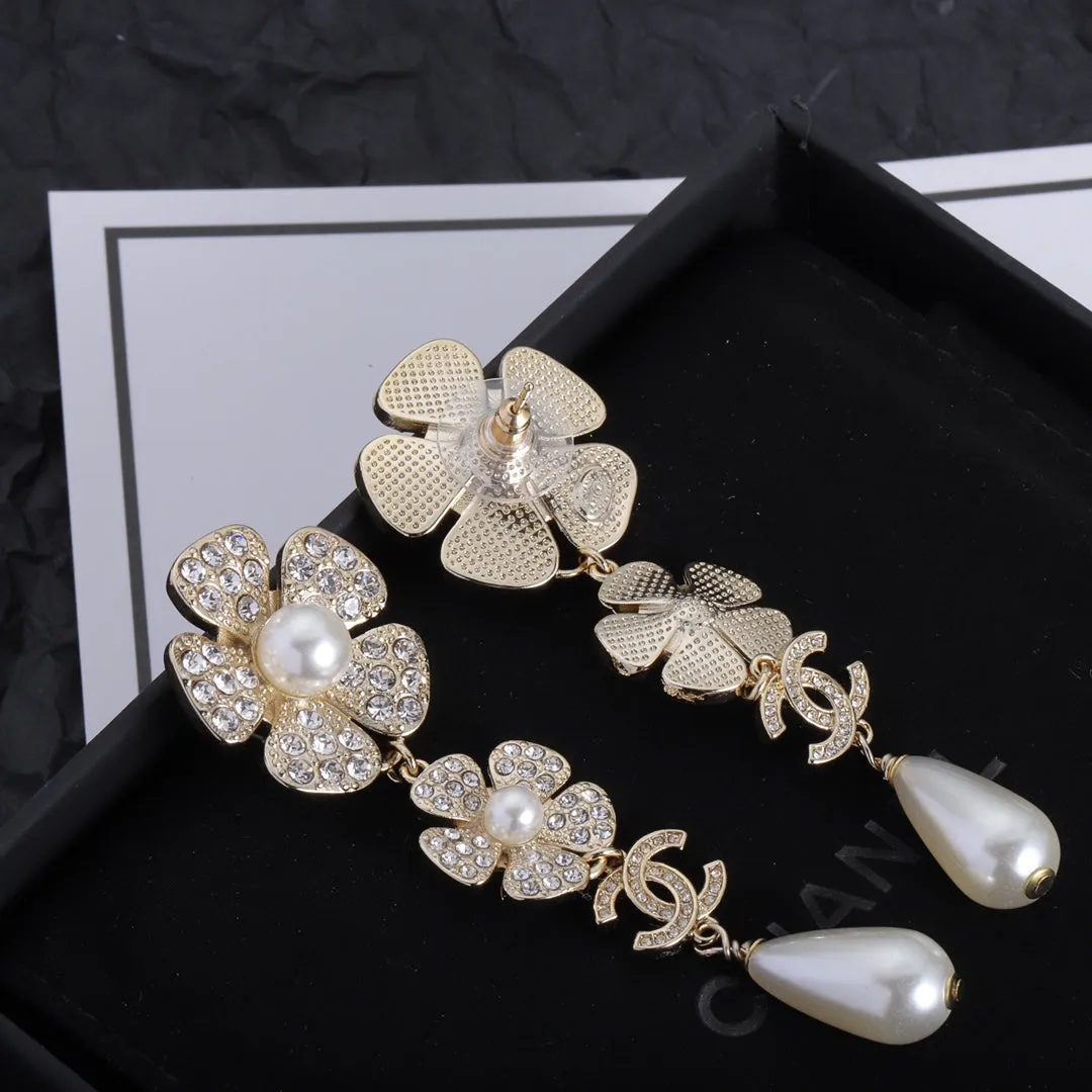Elegant Flower Pearl Earrings