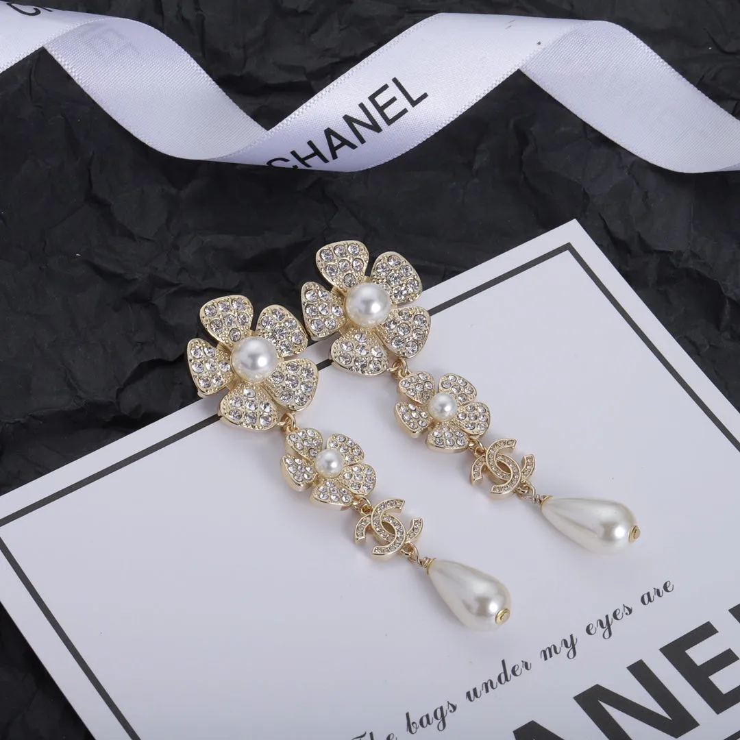 Elegant Flower Pearl Earrings