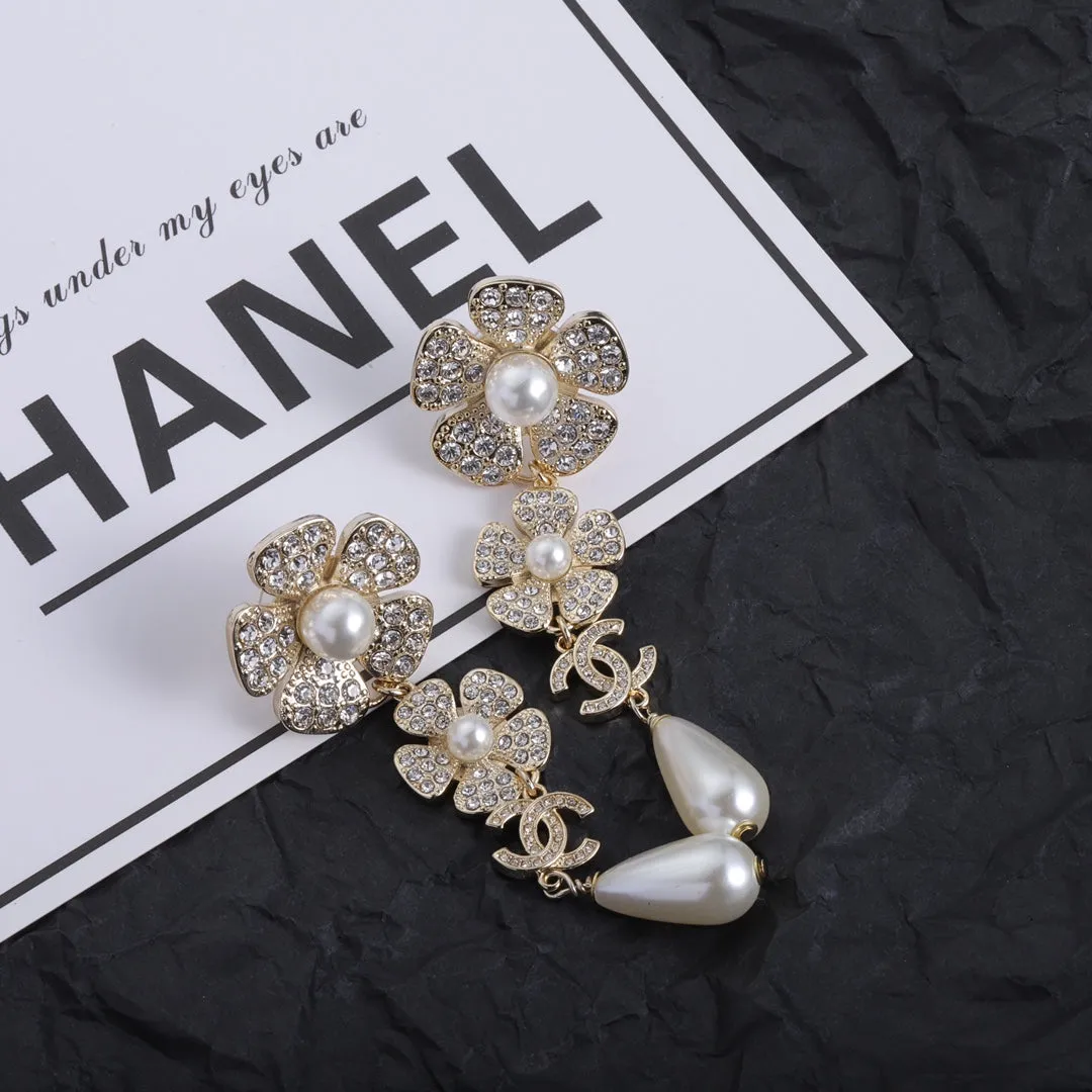 Elegant Flower Pearl Earrings