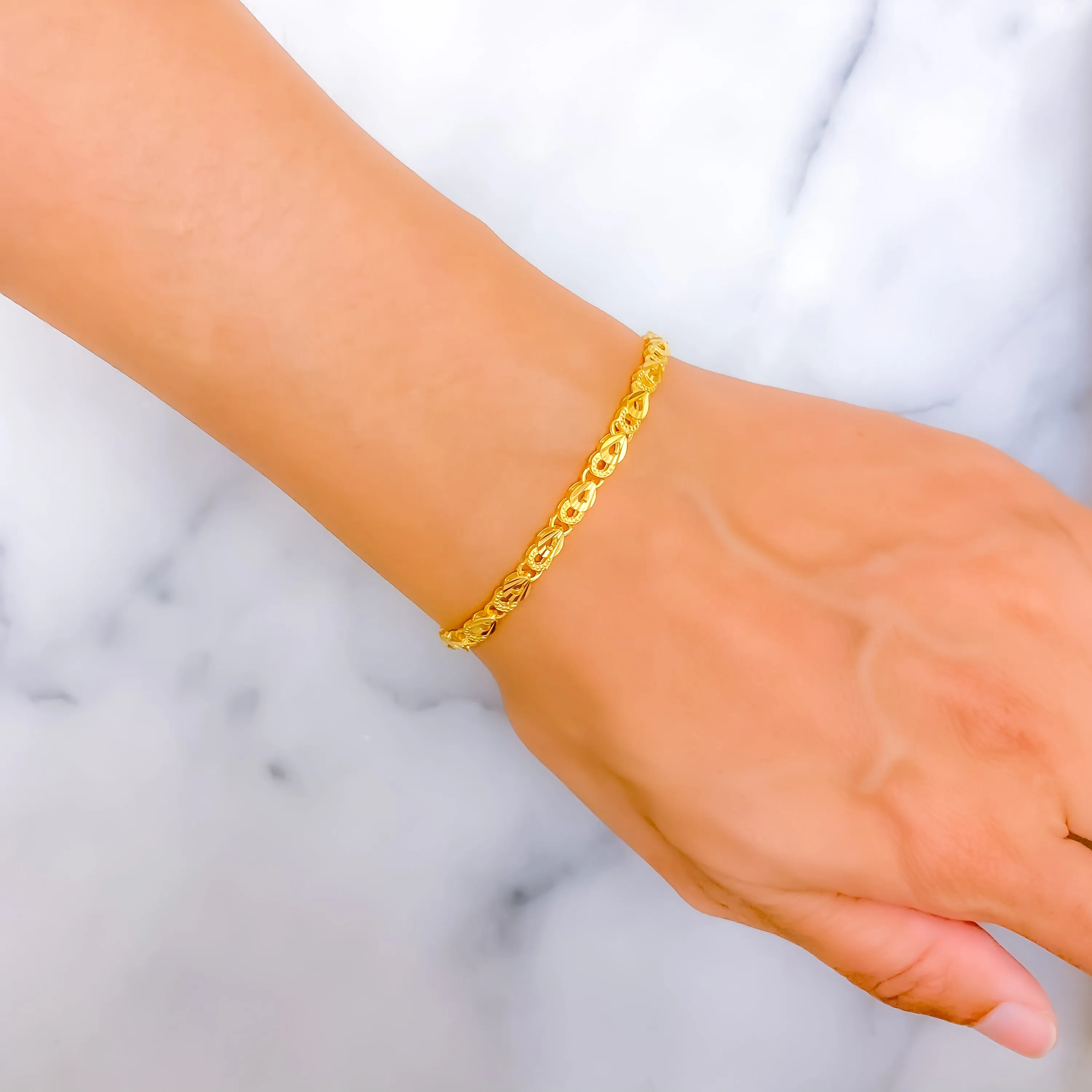 Elegant Shimmering 22k Gold Bracelet