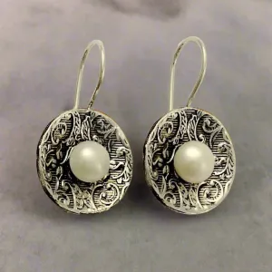Embossed Disc Pearl Earrings - Victoria.