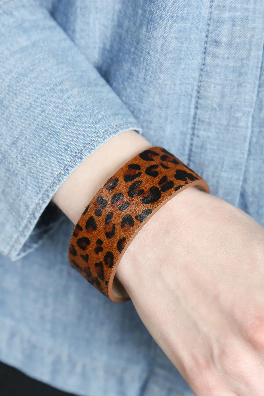 FAUX ANIMAL SKIN LEATHER BRACELET