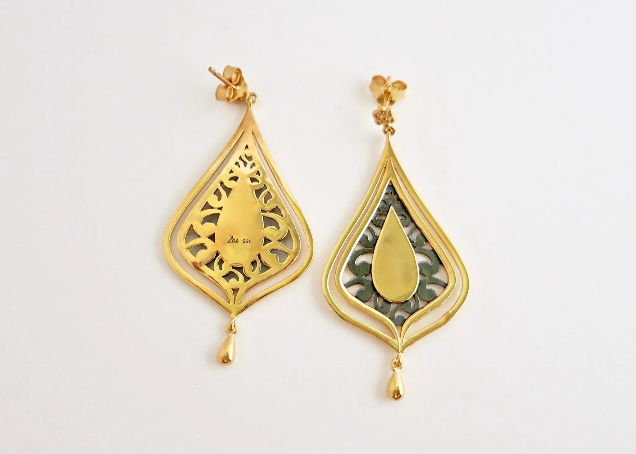 Gorgeous, gold plated, two-tone 'Chandni' drop earrings