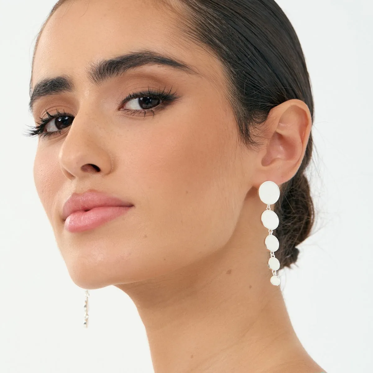 Graduated Shell Earrings (Gold)