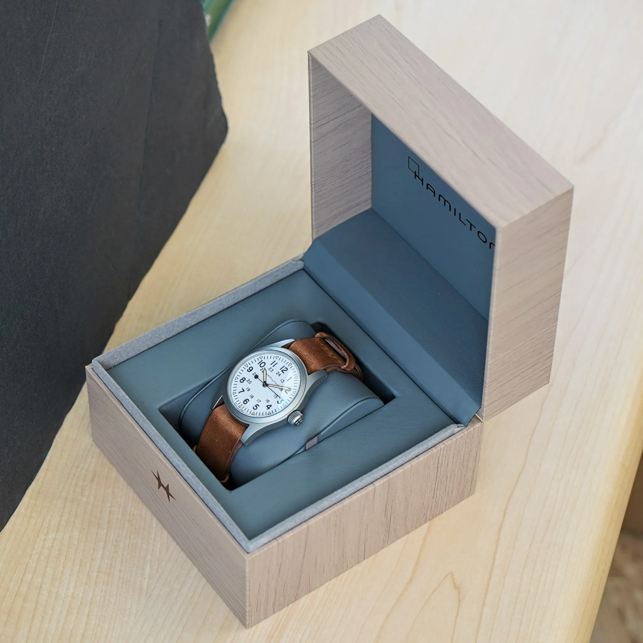 HAMILTON Khaki Field Mechanical Watch H69439511 38mm S.S. Wristwatch - ALL Original 2-Box, Tag & Papers!