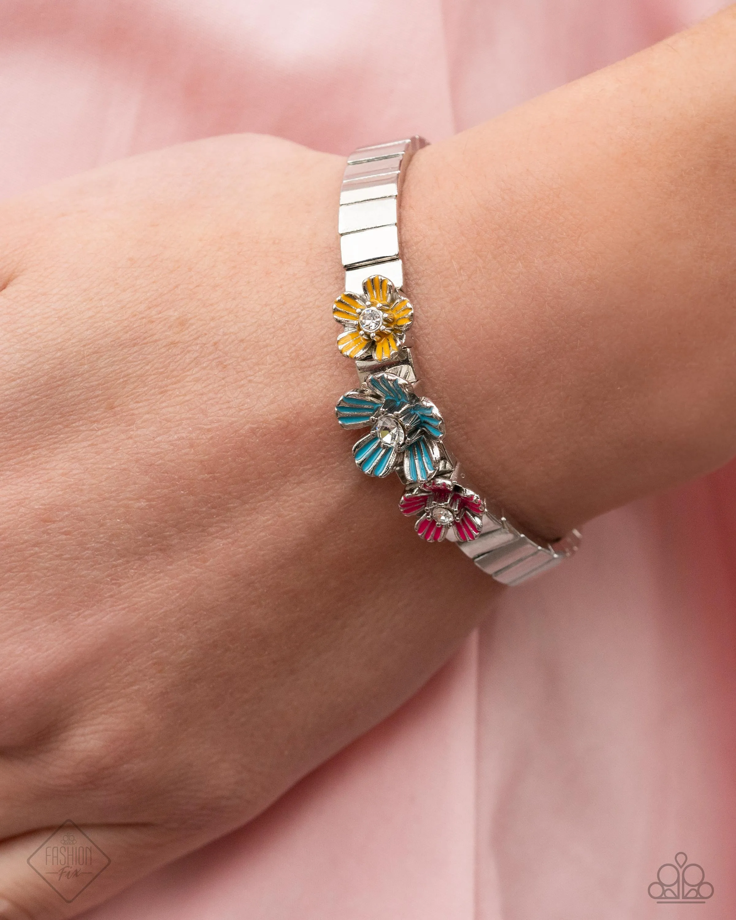Hamptons Headline - Multi - Colorful Flower Paparazzi Stretchy Bracelet - June 2024 Glimpses of Malibu