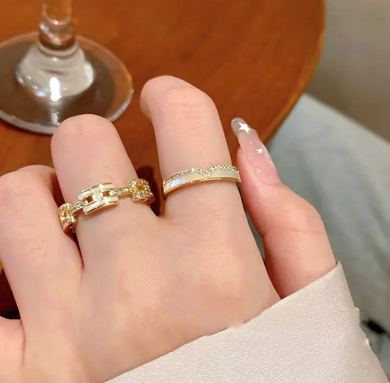 Light Luxury Zircon Shell Stackable Rings (Set of 2)