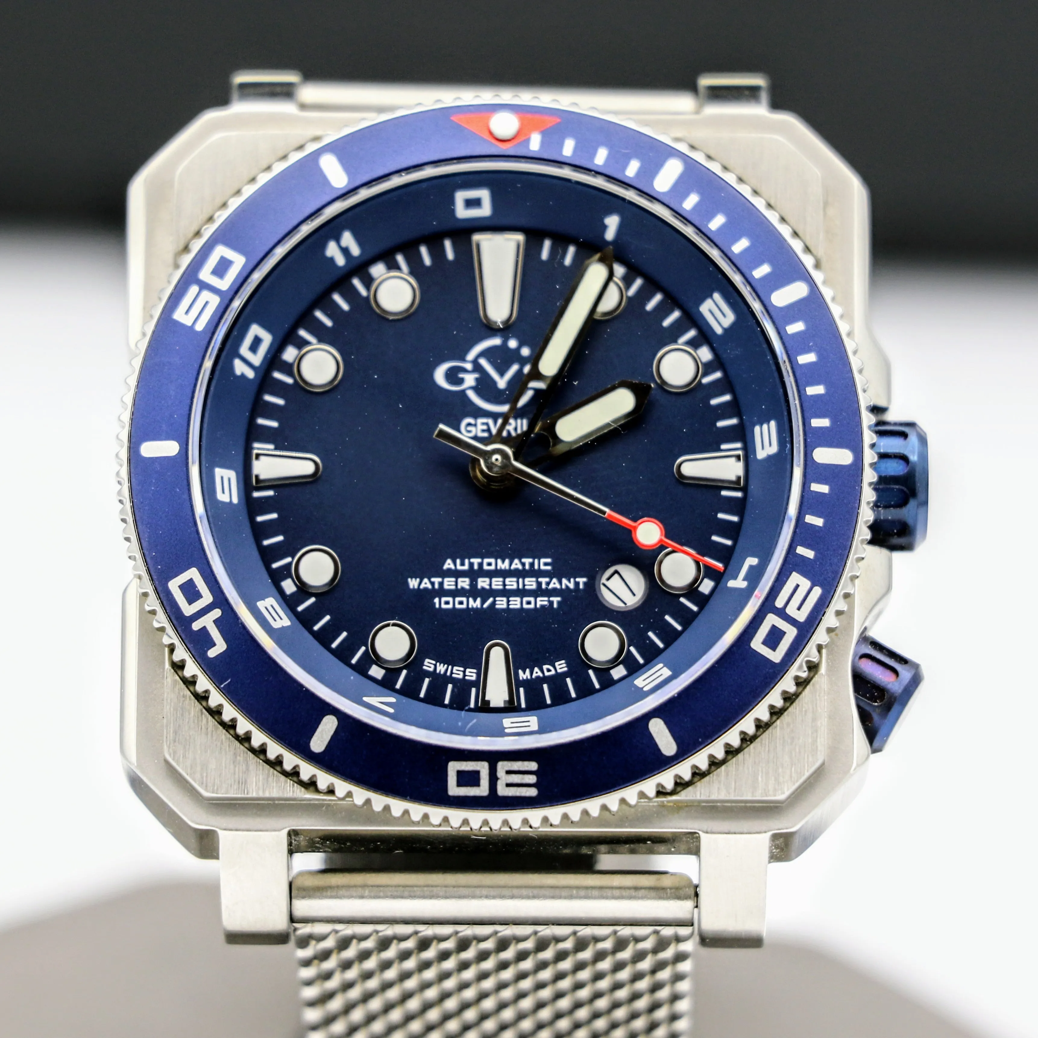 Luxury Gevril Wristwatch GV2 XO Submarine 44 Swiss Automatic Limited-Edition Watch