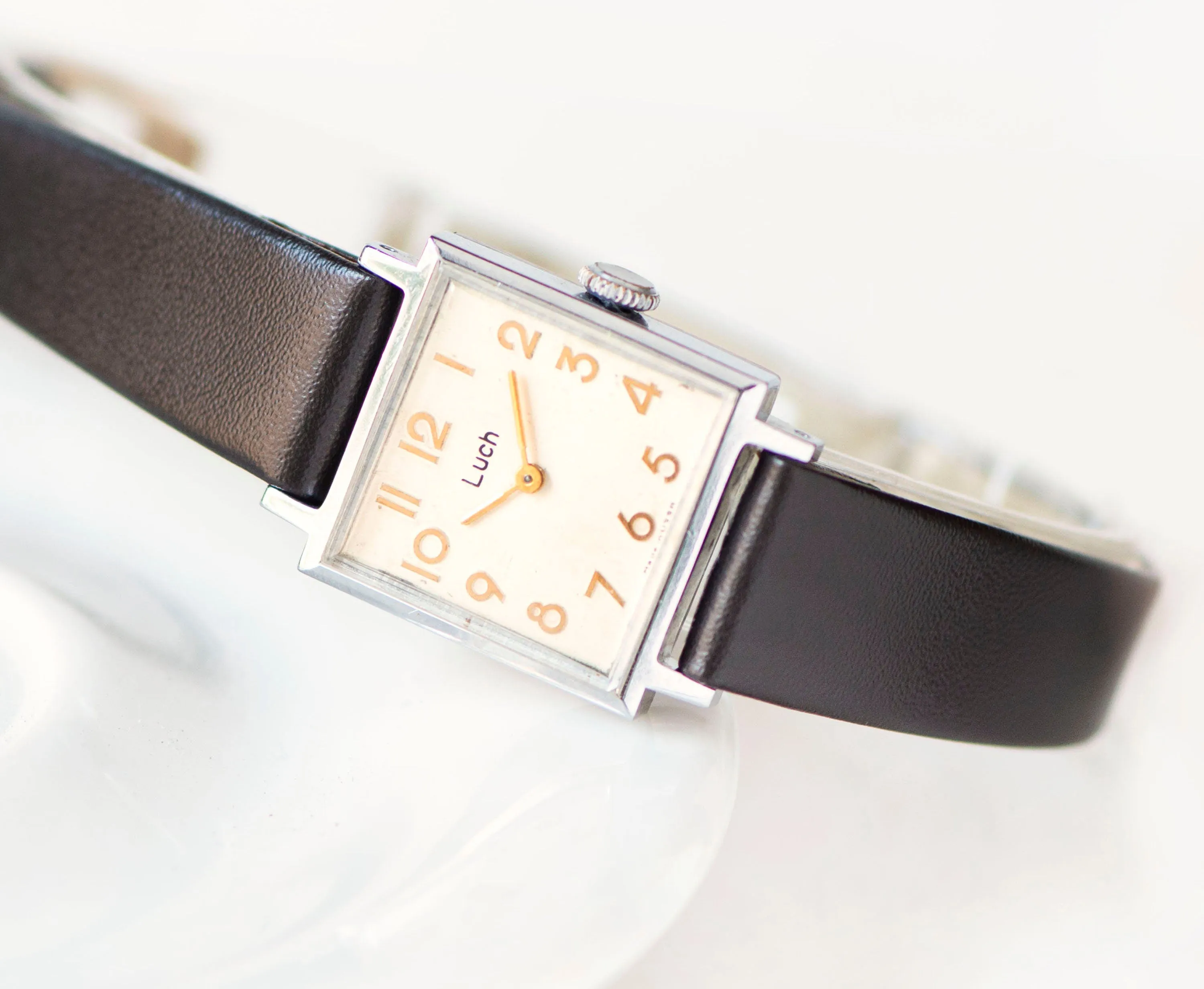Mint condition women watch silver shade Ray, square lady watch vintage, minimalist women wristwatch Arabic numerals new premium leather band