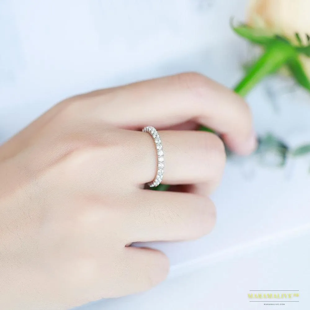 Moissanite Lab-Made Diamond Ring: Precious and Ethical Luxury Jewelry