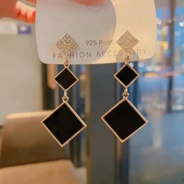 New Sparkling Round Black Fashion Women's Earrings Elegant Simple Design Jewelry For Girls And Ladies