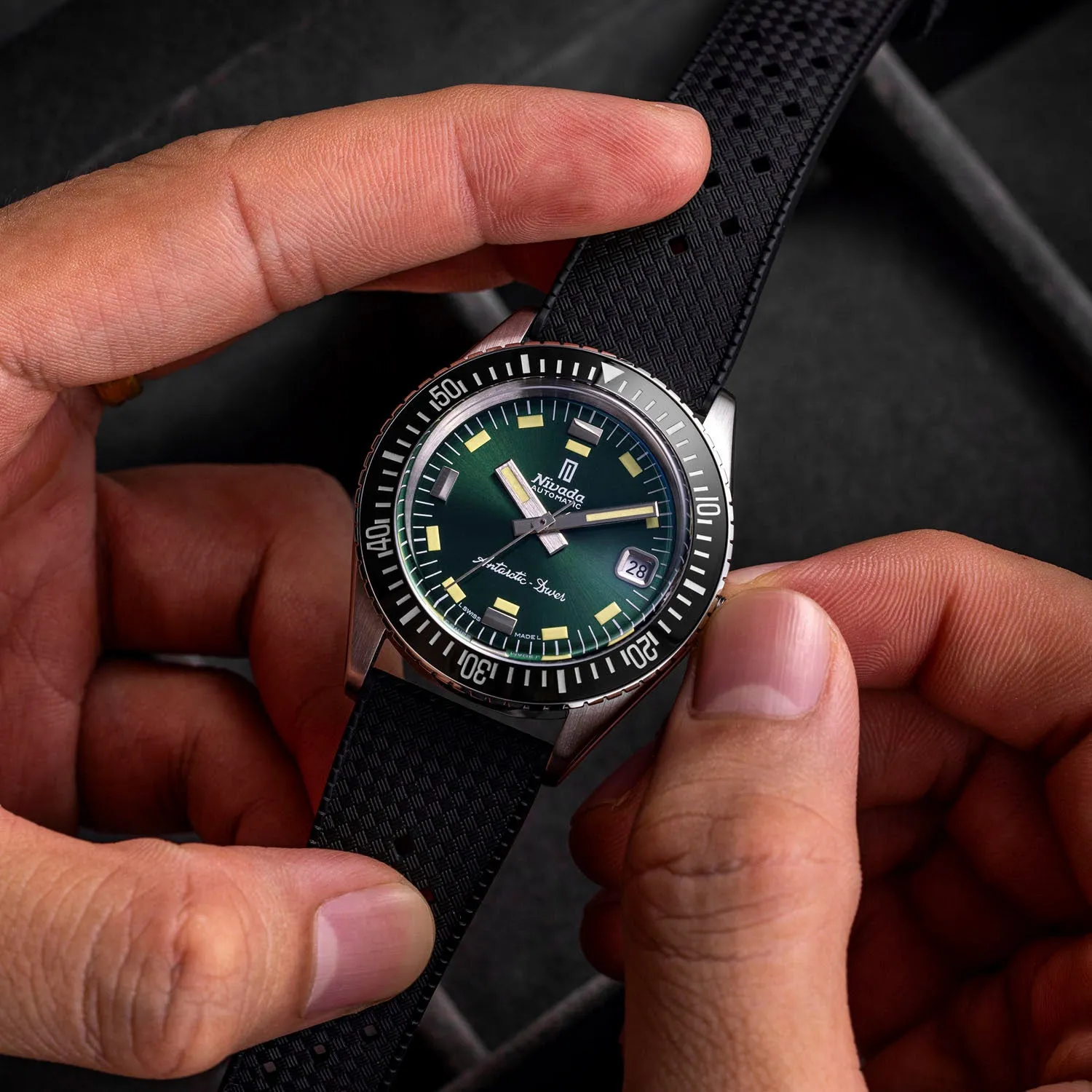 Nivada Grenchen Antarctic Diver Automatic – 32053A01