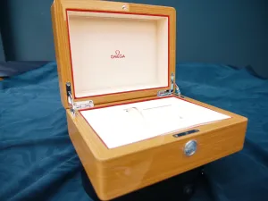 Omega Modern wood box