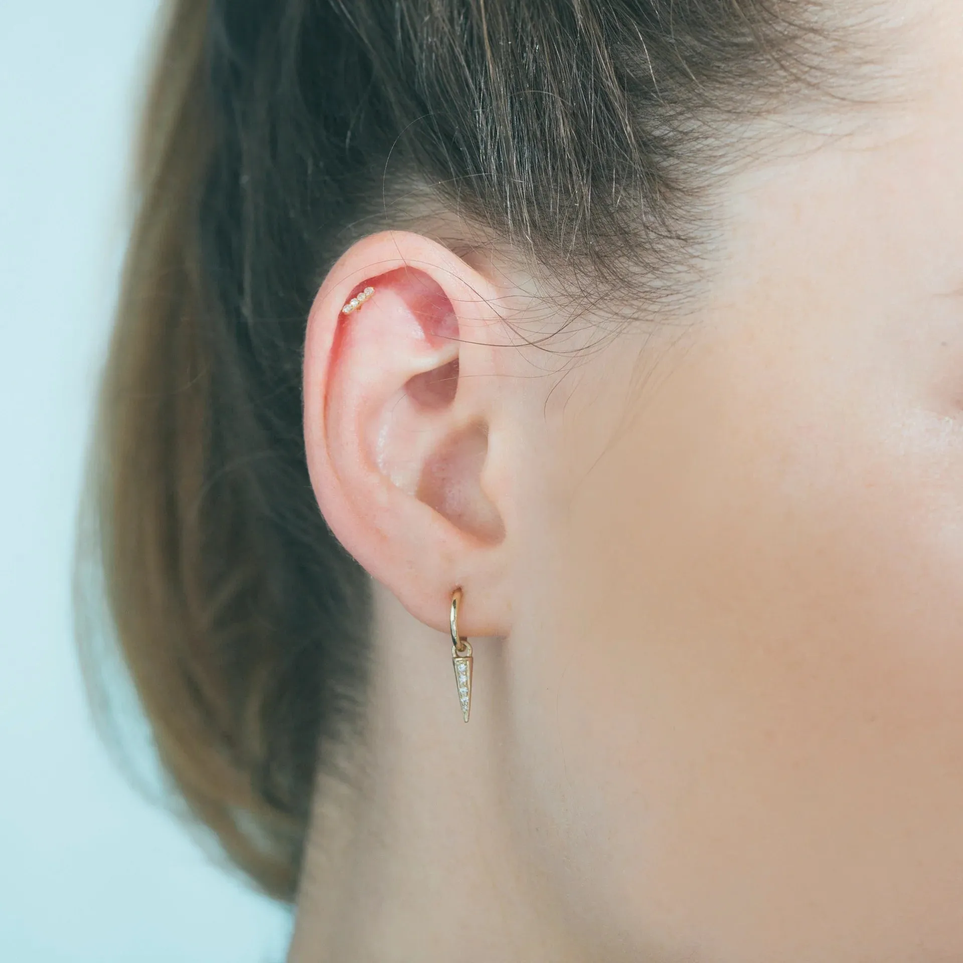 Point Plaque with White Diamonds