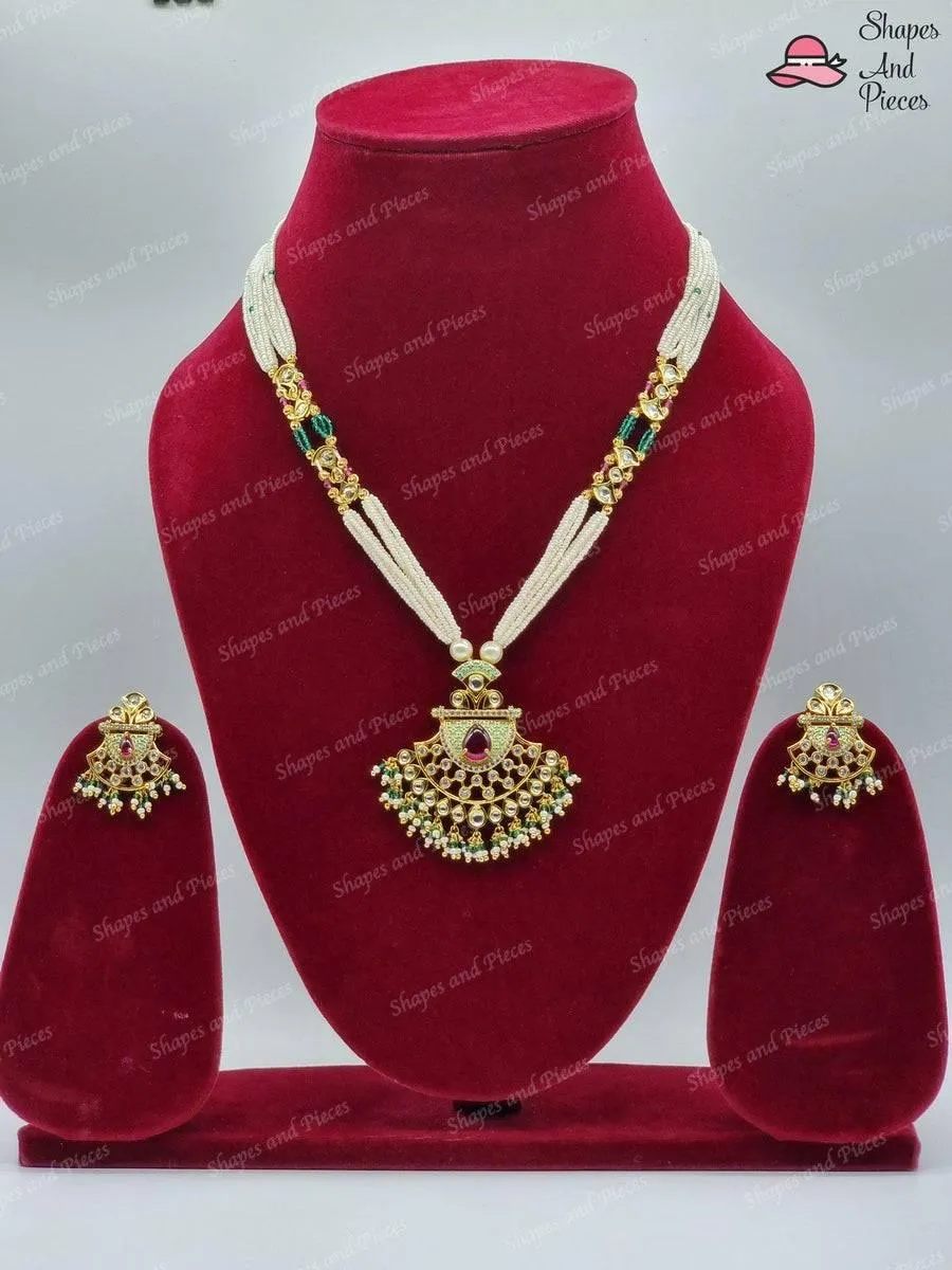 Raziya Kundan Set