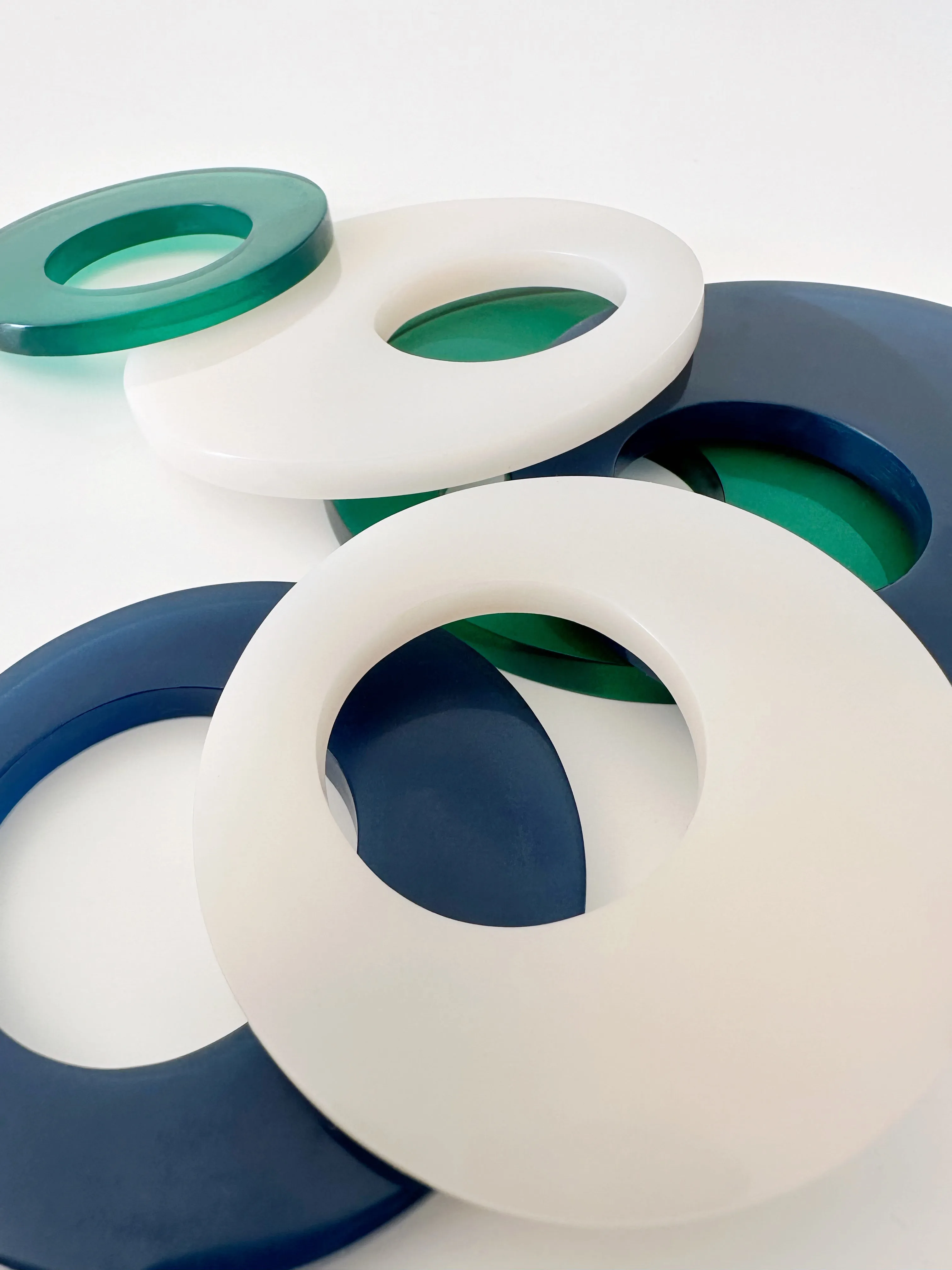 resin napkin rings large set/4