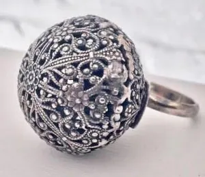 Sandrine de Montard Cordelia Ring