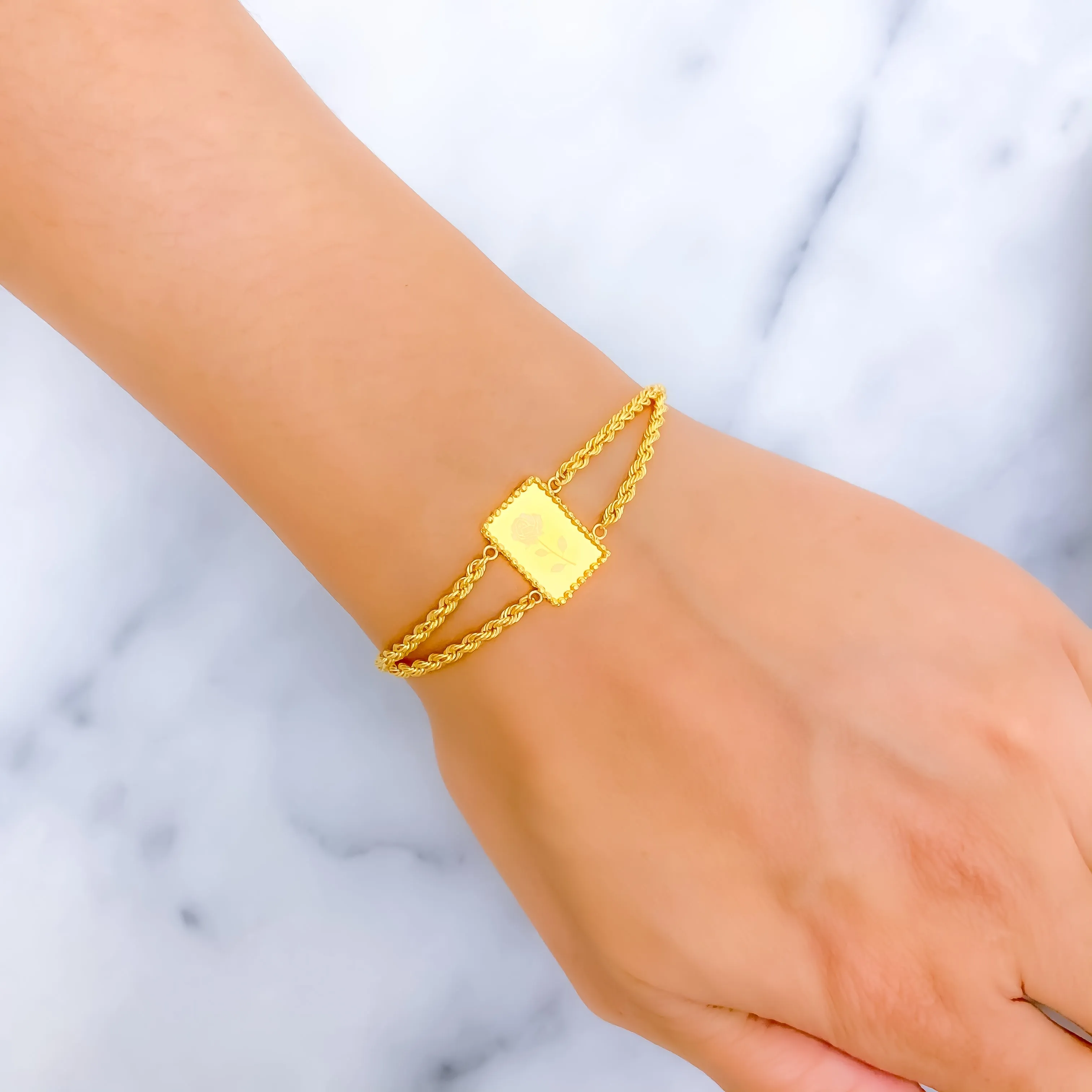 Sleek Flower 21k Gold Bracelet