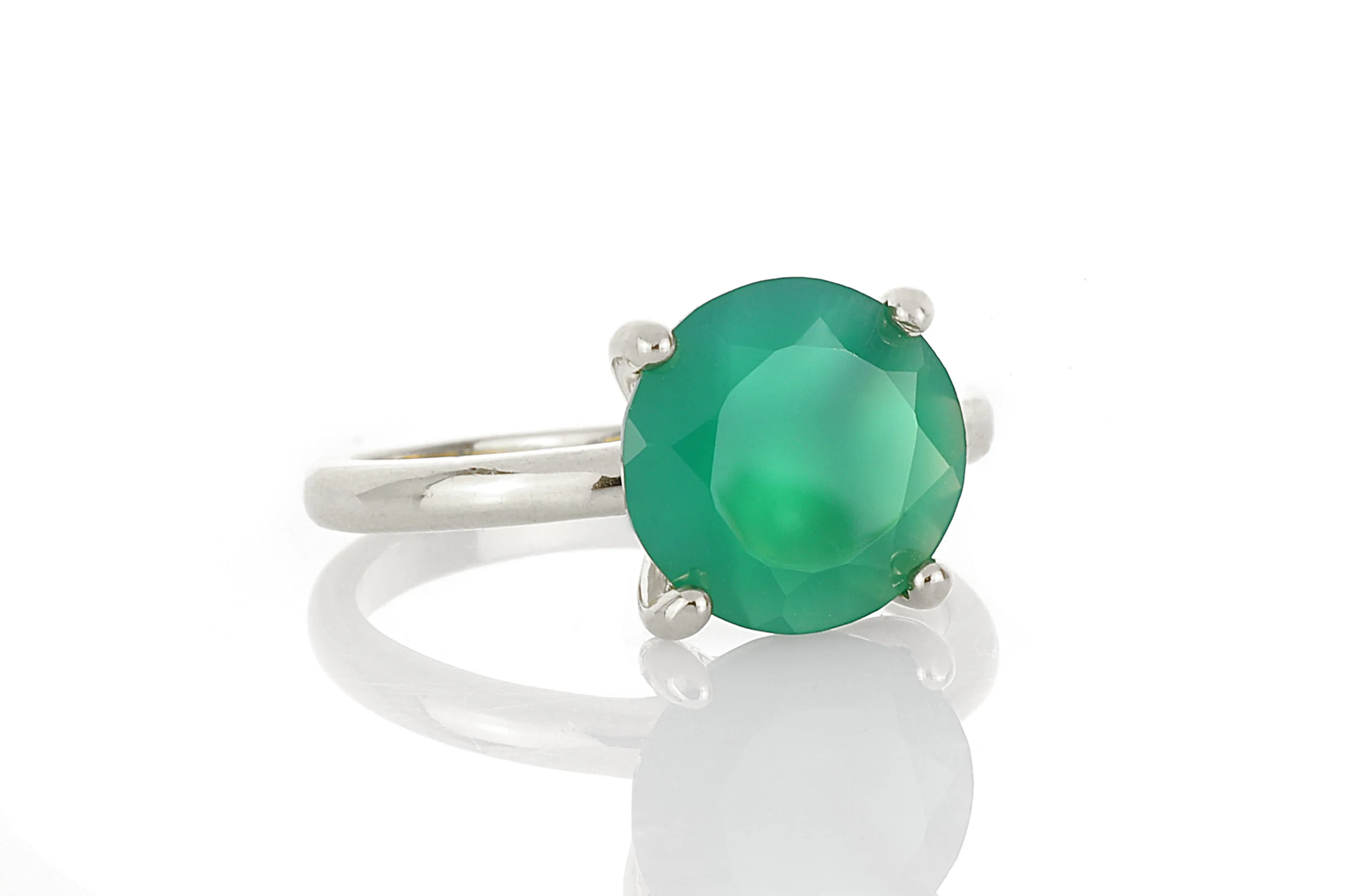 Solitaire Onyx Gemstone Rings in Gold