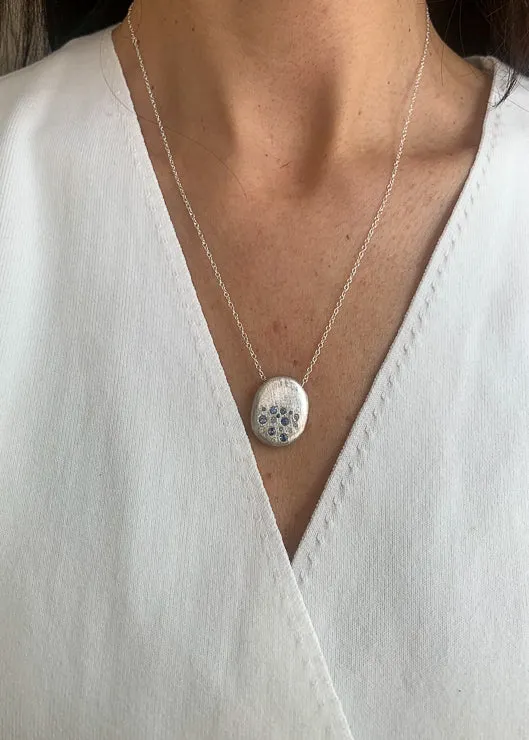 Starburst small necklace with sapphires