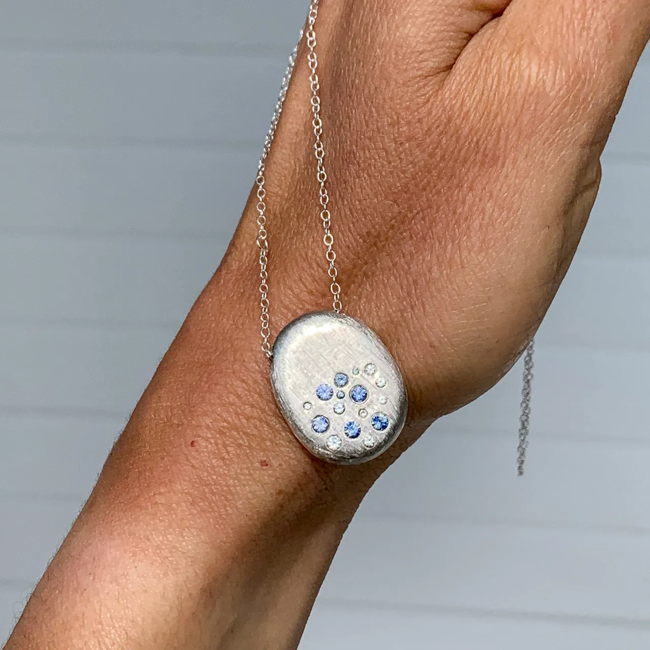 Starburst small necklace with sapphires