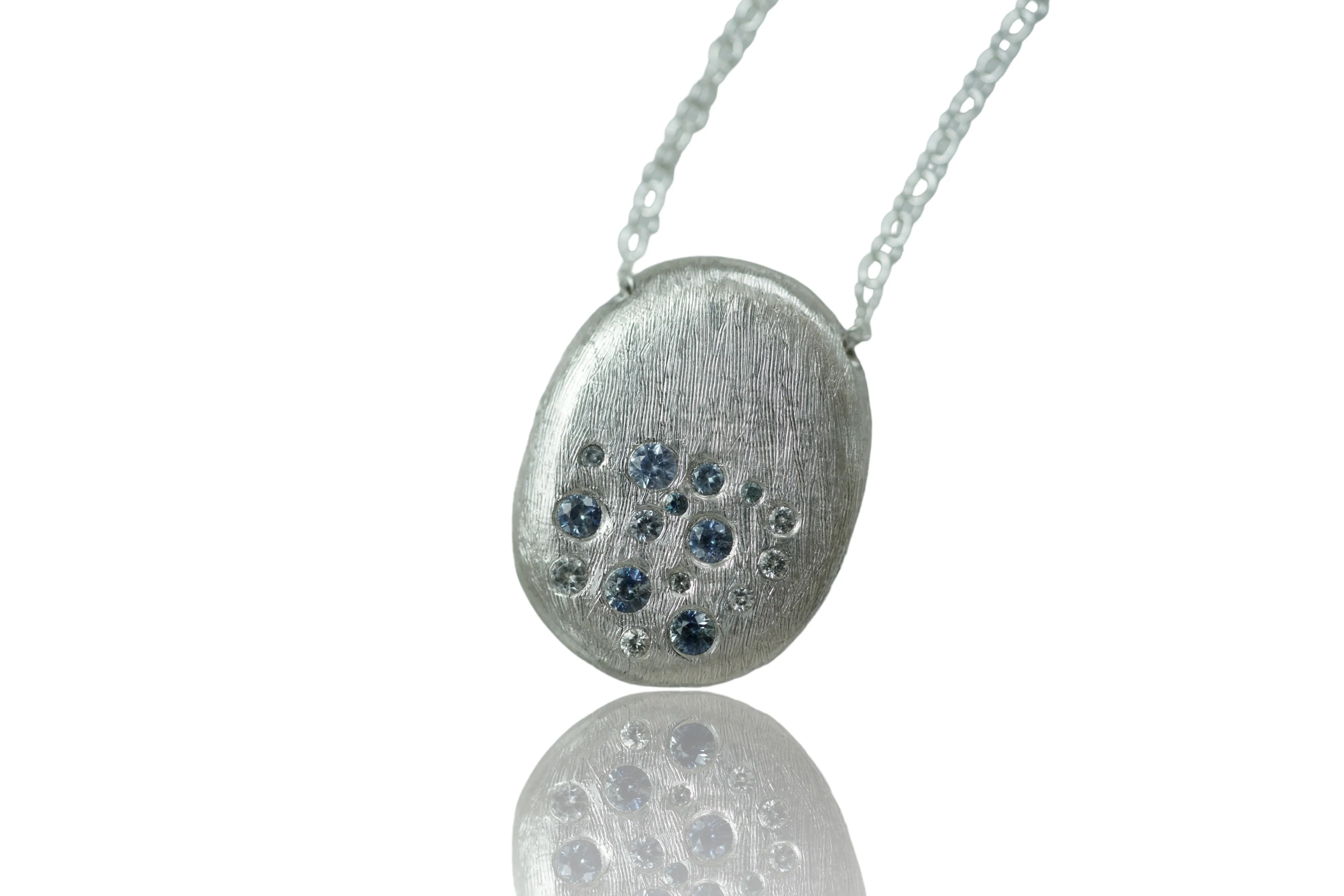 Starburst small necklace with sapphires