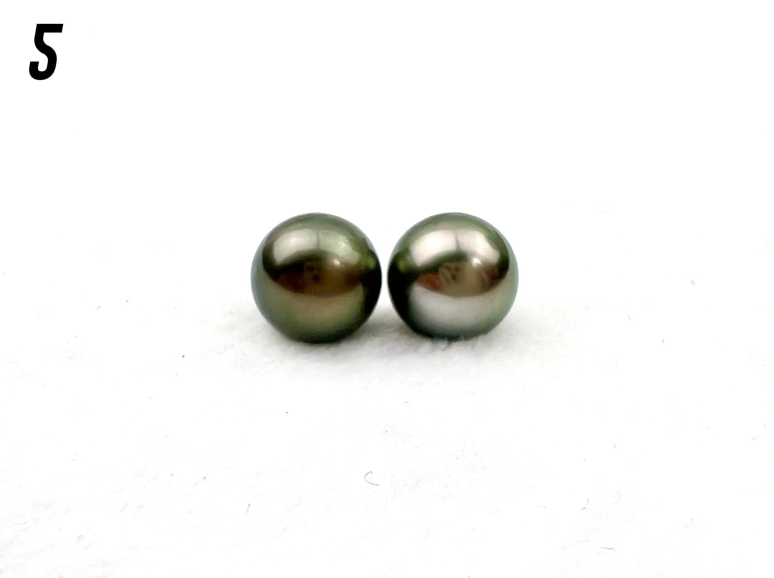 Stunning 9mm Round AAA Tahitian Paired Pearls
