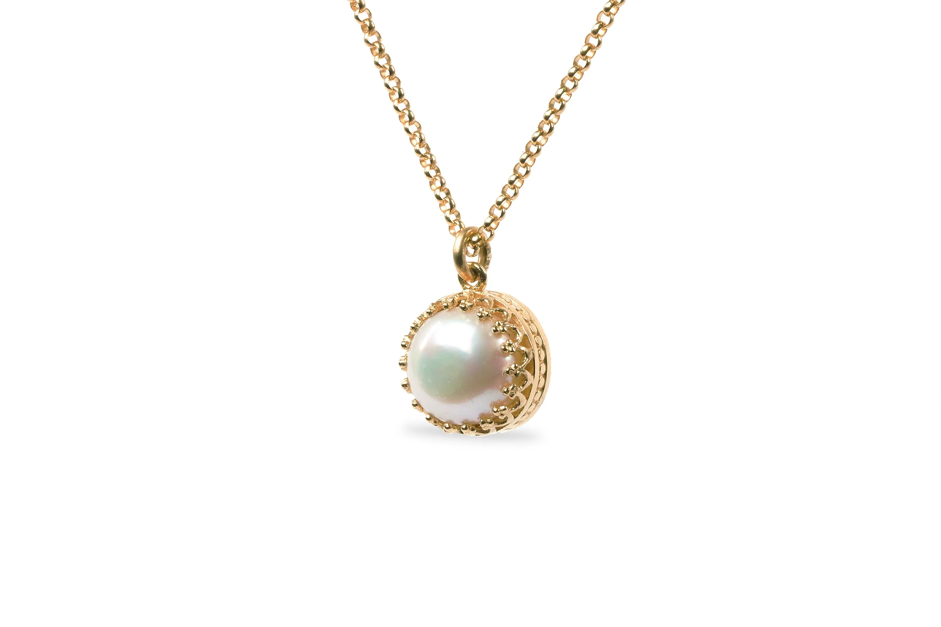 Stunning Gold White Pearl Necklace