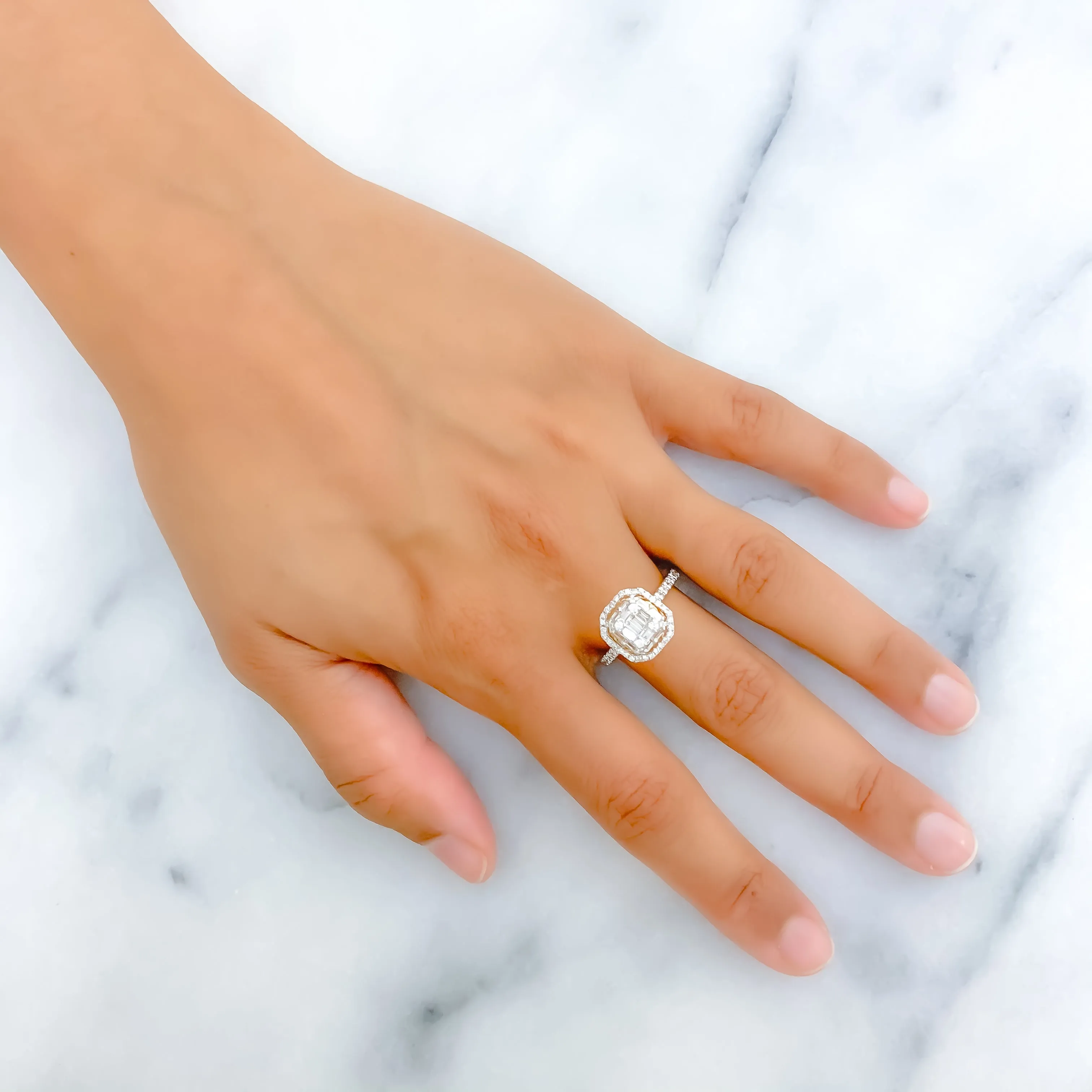 Stunning Open Halo 18K Gold   Diamond Ring