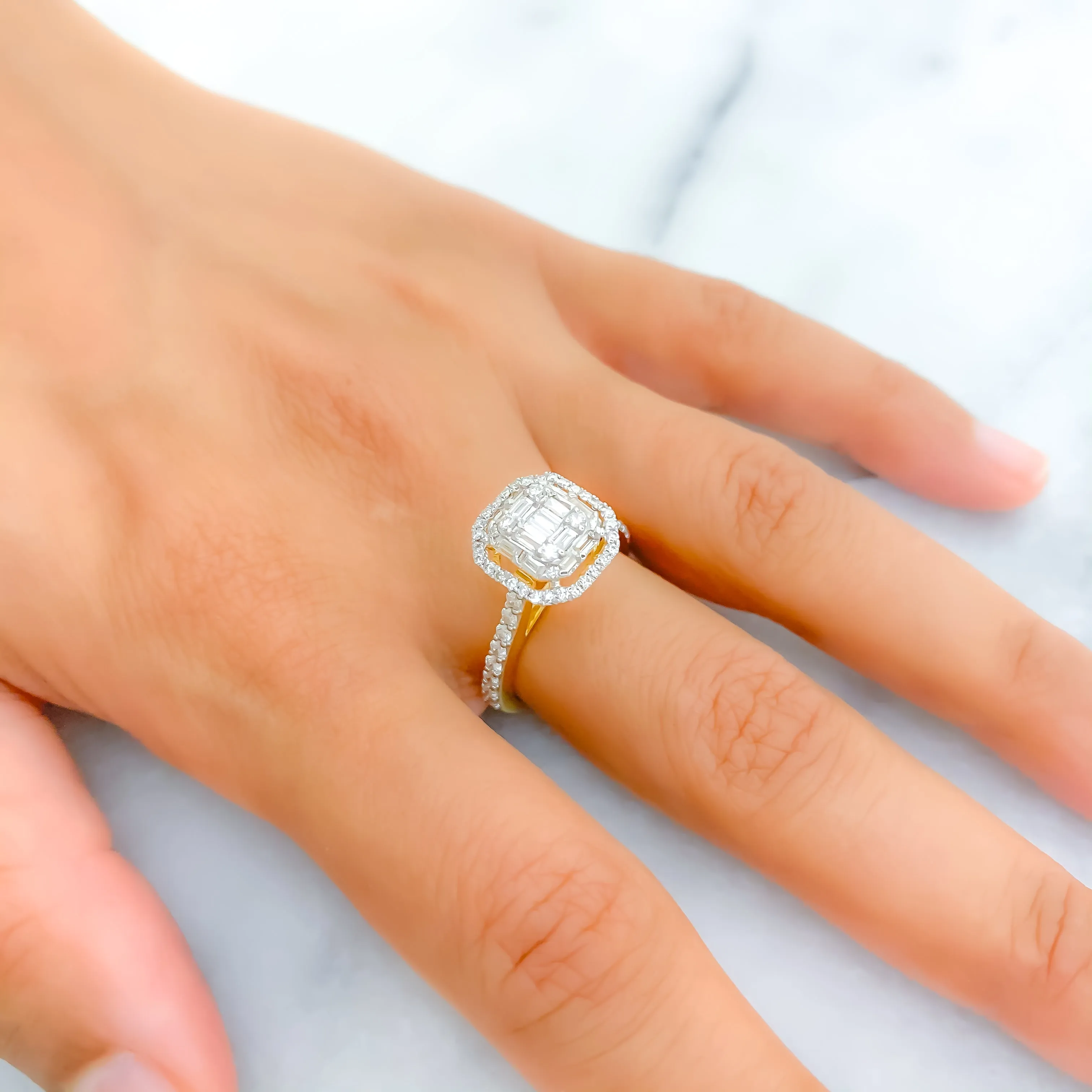 Stunning Open Halo 18K Gold   Diamond Ring
